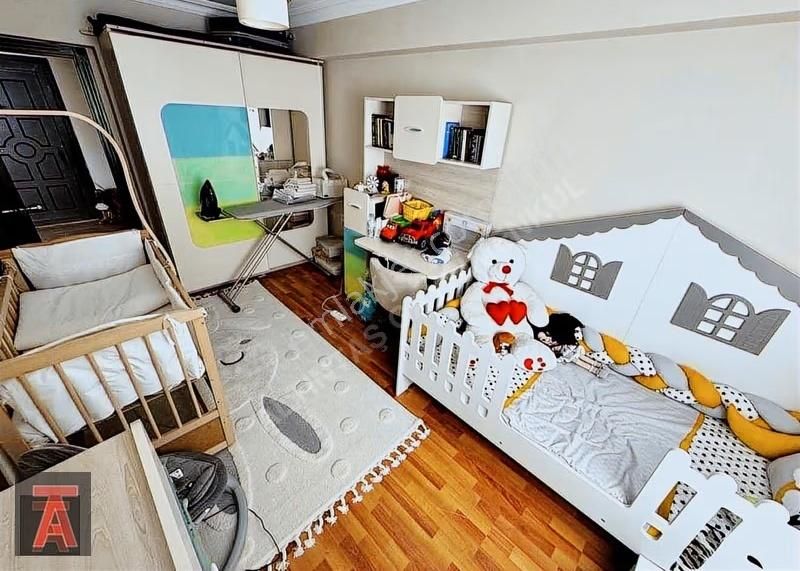 30 Ağustos Mah'de Geniş Metrekare Yapılı Ara Kat 3+1 Daire - Görsel 8