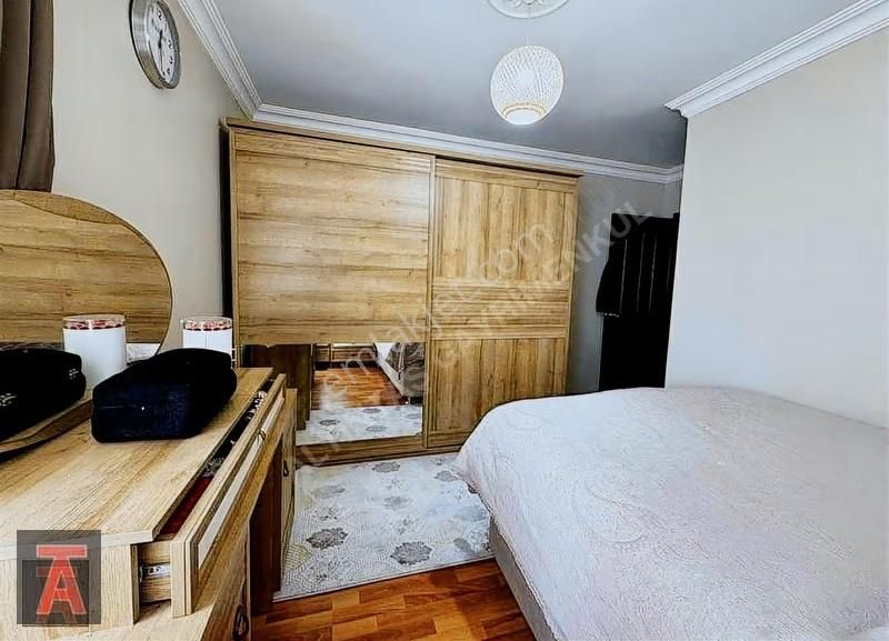 30 Ağustos Mah'de Geniş Metrekare Yapılı Ara Kat 3+1 Daire - Görsel 7