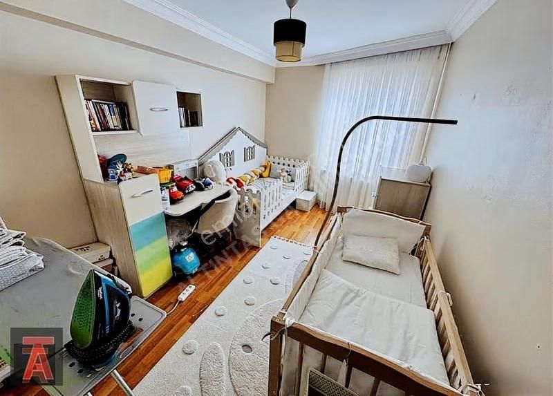 30 Ağustos Mah'de Geniş Metrekare Yapılı Ara Kat 3+1 Daire - Görsel 11