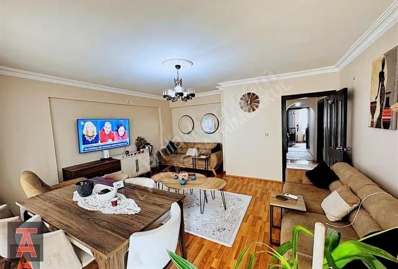 30 Ağustos Mah'de Geniş Metrekare Yapılı Ara Kat 3+1 Daire