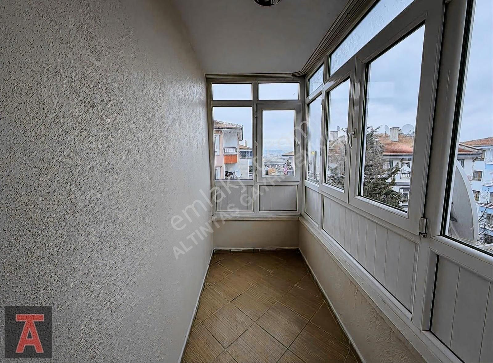 Kazım Karabekir Mah'de Ara Katta 3+1 Kiralık Daire - Görsel 12