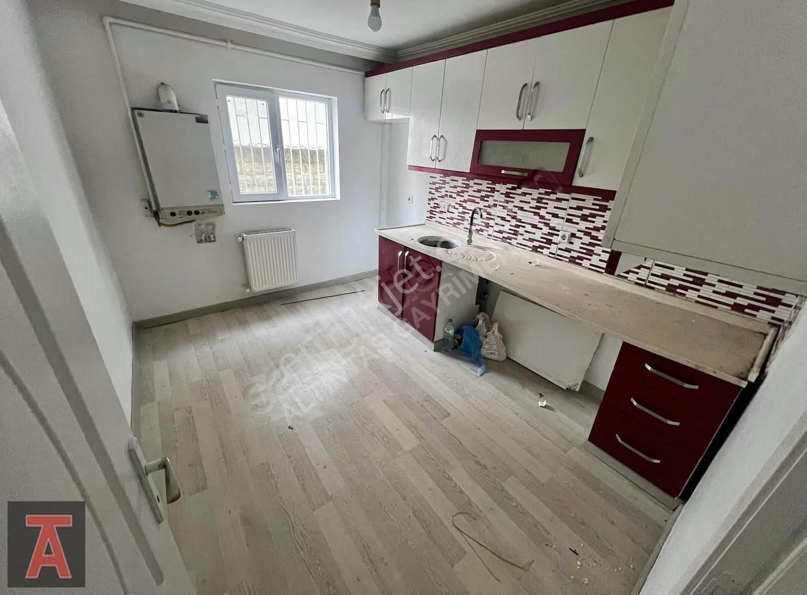 Etimesgut Merkezde Satılık Balkonlu 2+1 Daire