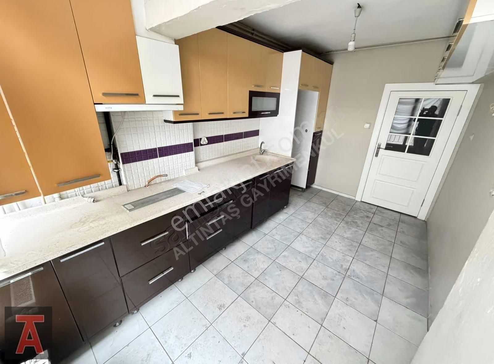 Elvan Mah'de Cadde Üzerinde Merkezi Lokasyon 3+1 Daire