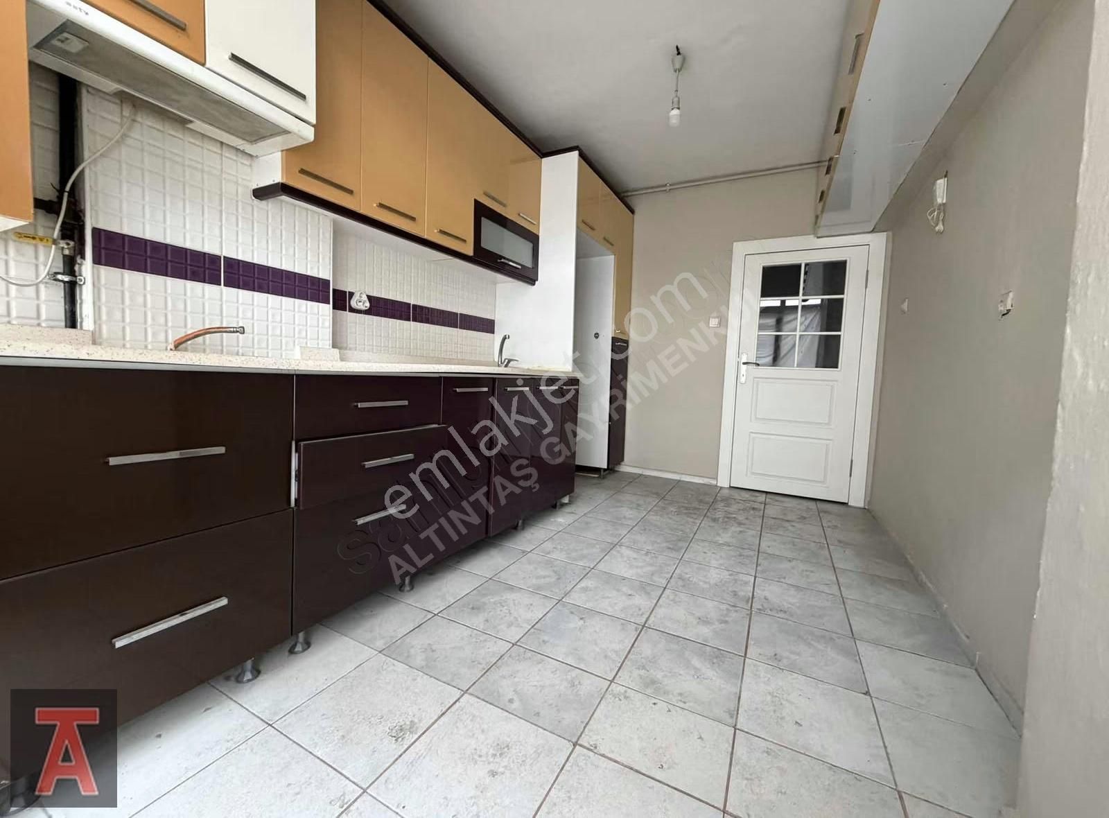 Elvan Mah'de Cadde Üzerinde Merkezi Lokasyon 3+1 Daire - Görsel 3