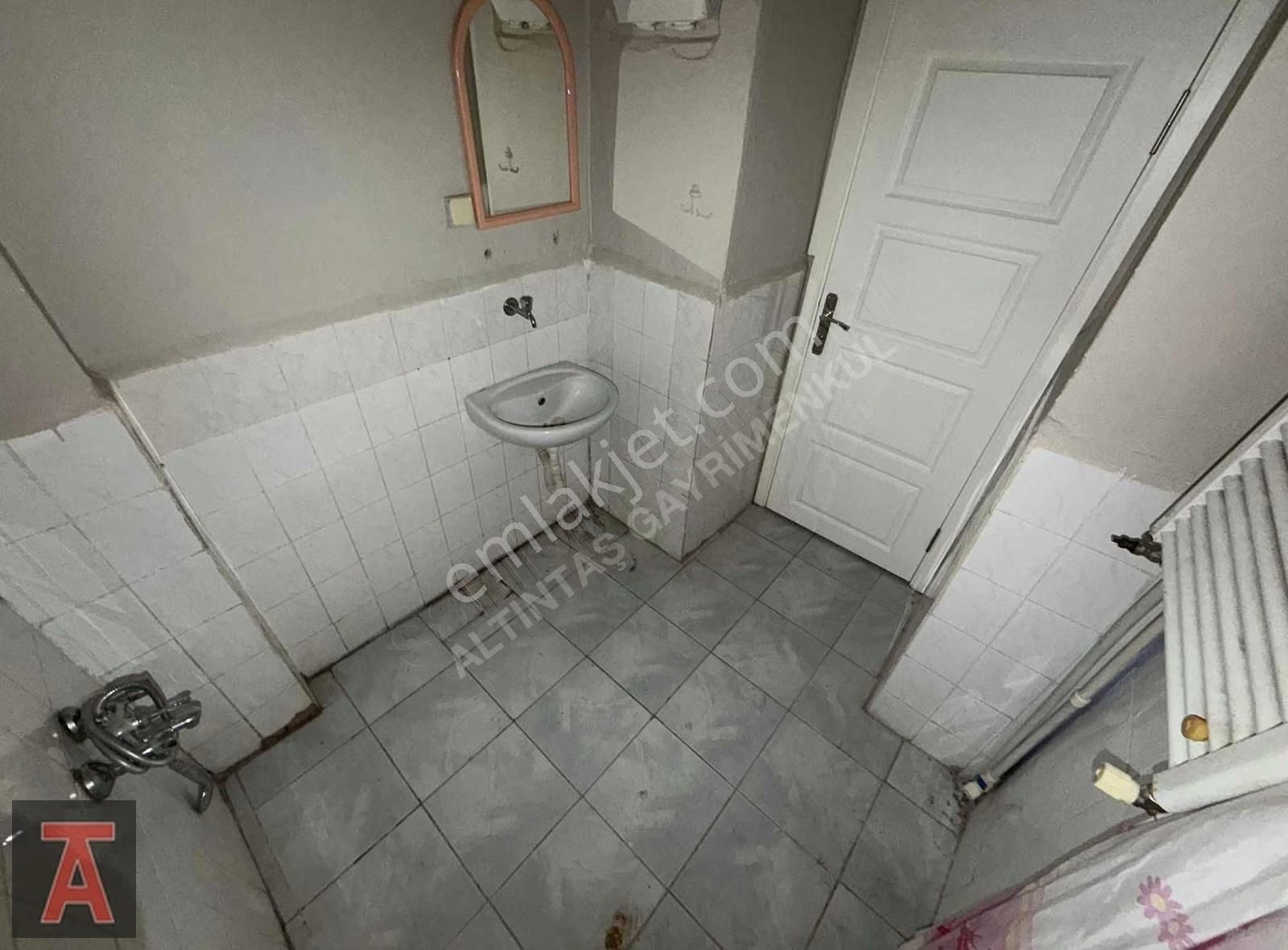 Elvan Mah'de Cadde Üzerinde Merkezi Lokasyon 3+1 Daire - Görsel 7