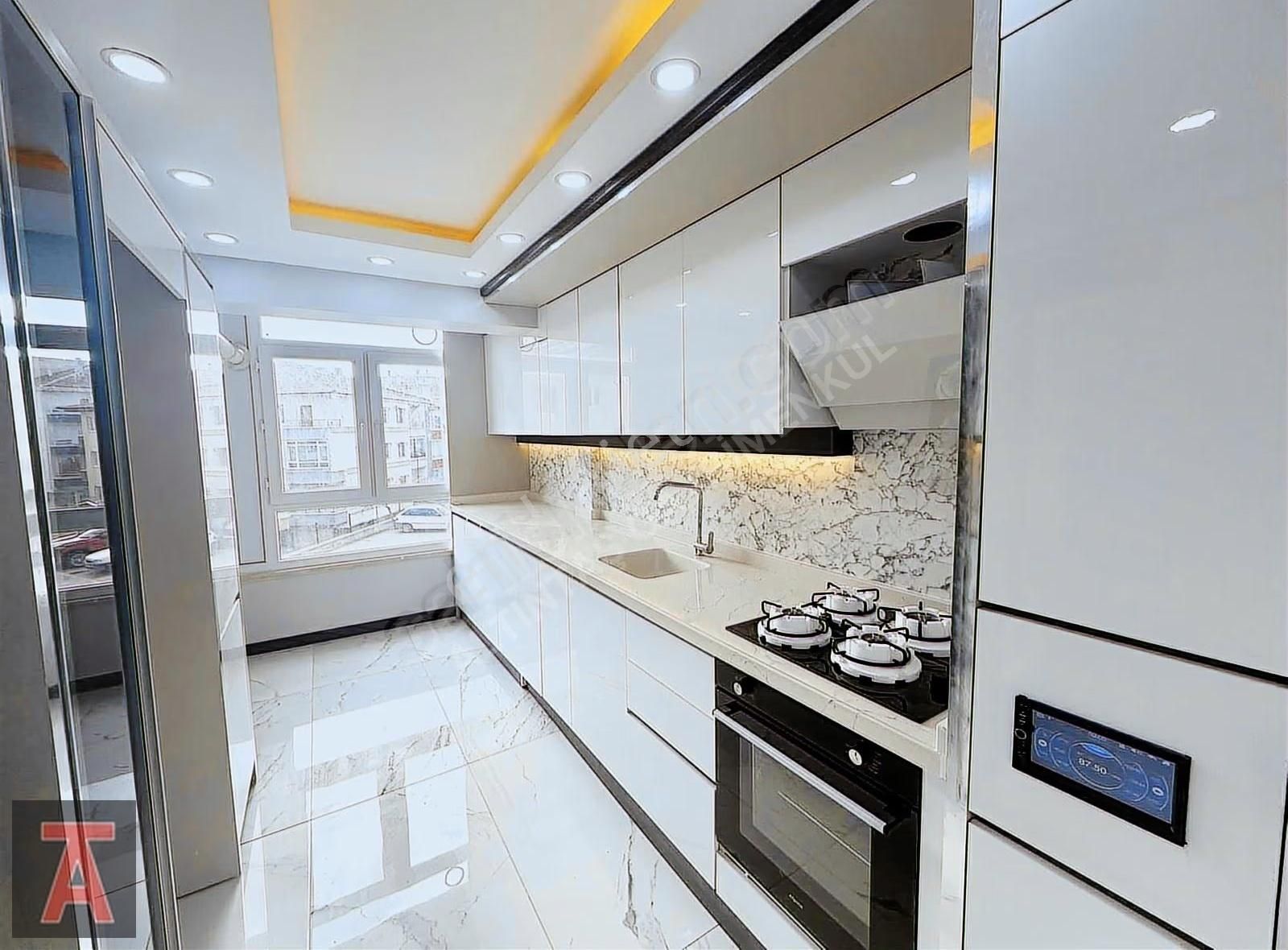 Alsancak Mah'de Asansörlü Lüx Yapılı Ara Katta 3+1 Daire - Görsel 3