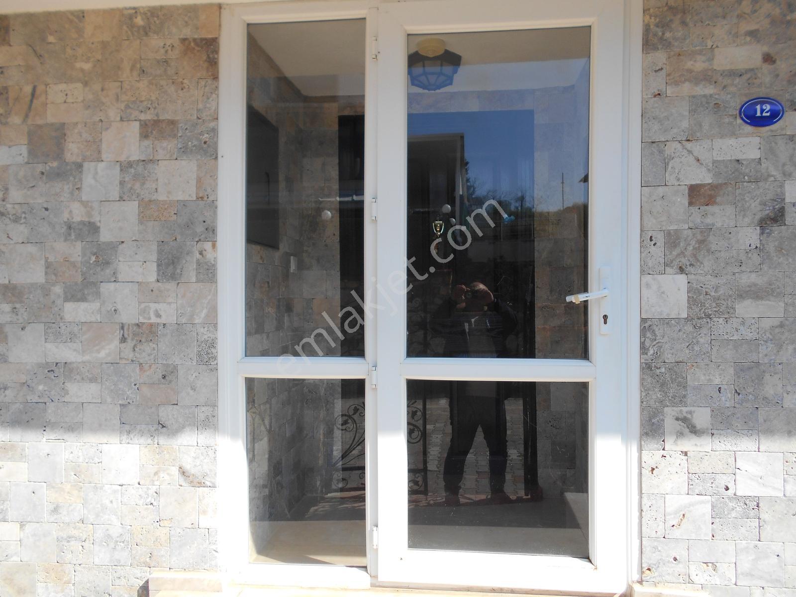 Cadde Üzerinde Doğal Taş Kaplamalı Triplex Villa - Görsel 35