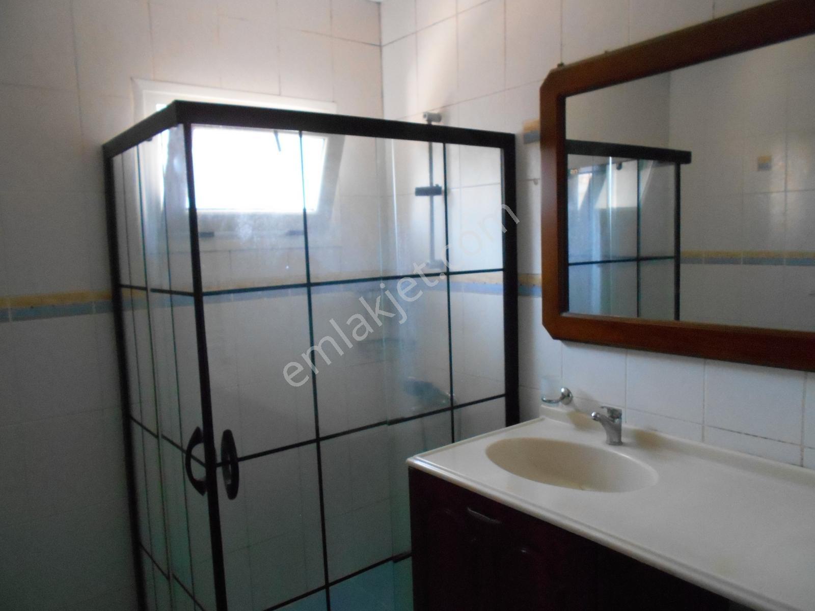 Cadde Üzerinde Doğal Taş Kaplamalı Triplex Villa - Görsel 3