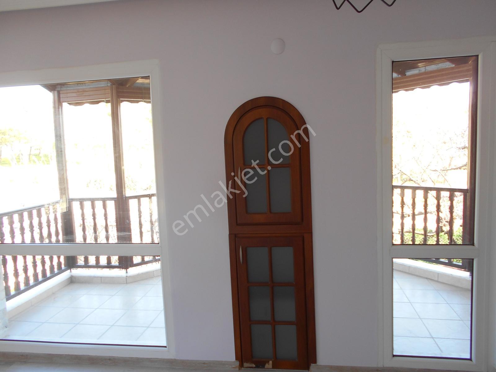 Cadde Üzerinde Doğal Taş Kaplamalı Triplex Villa - Görsel 16