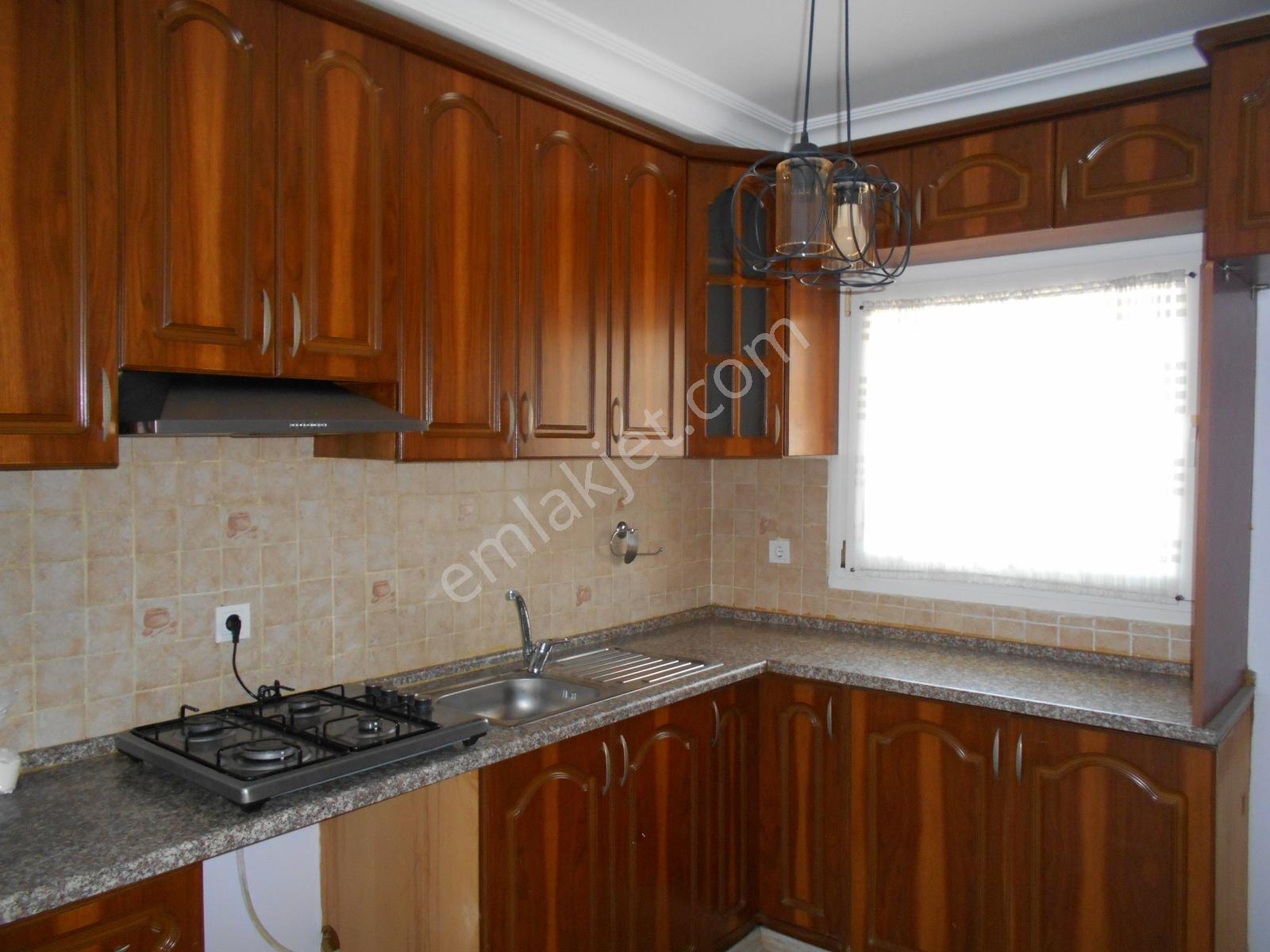 Cadde Üzerinde Doğal Taş Kaplamalı Triplex Villa - Görsel 2