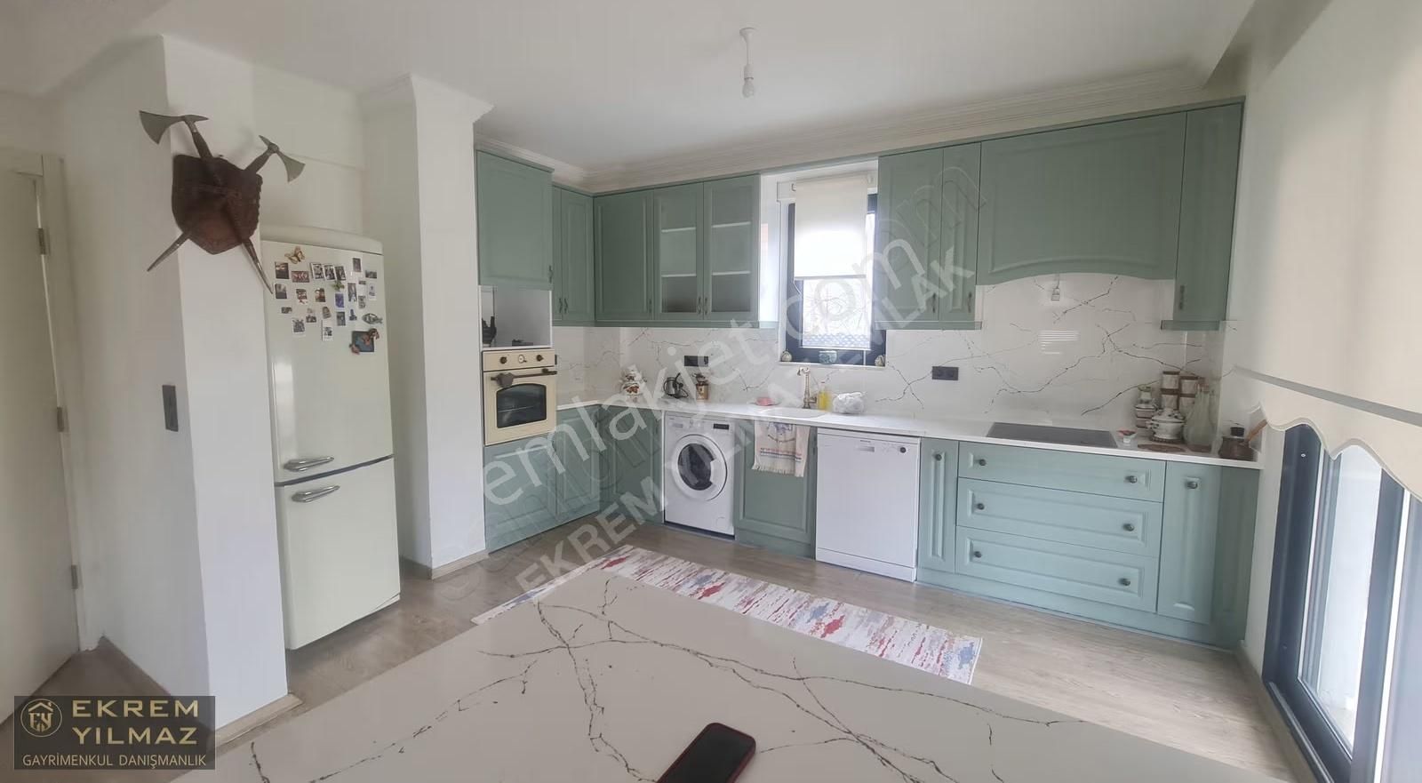 Gülpınar'da Eşyalı 1+1 Müstakil Ev: Bahçeli, Otoparklı - Görsel 2