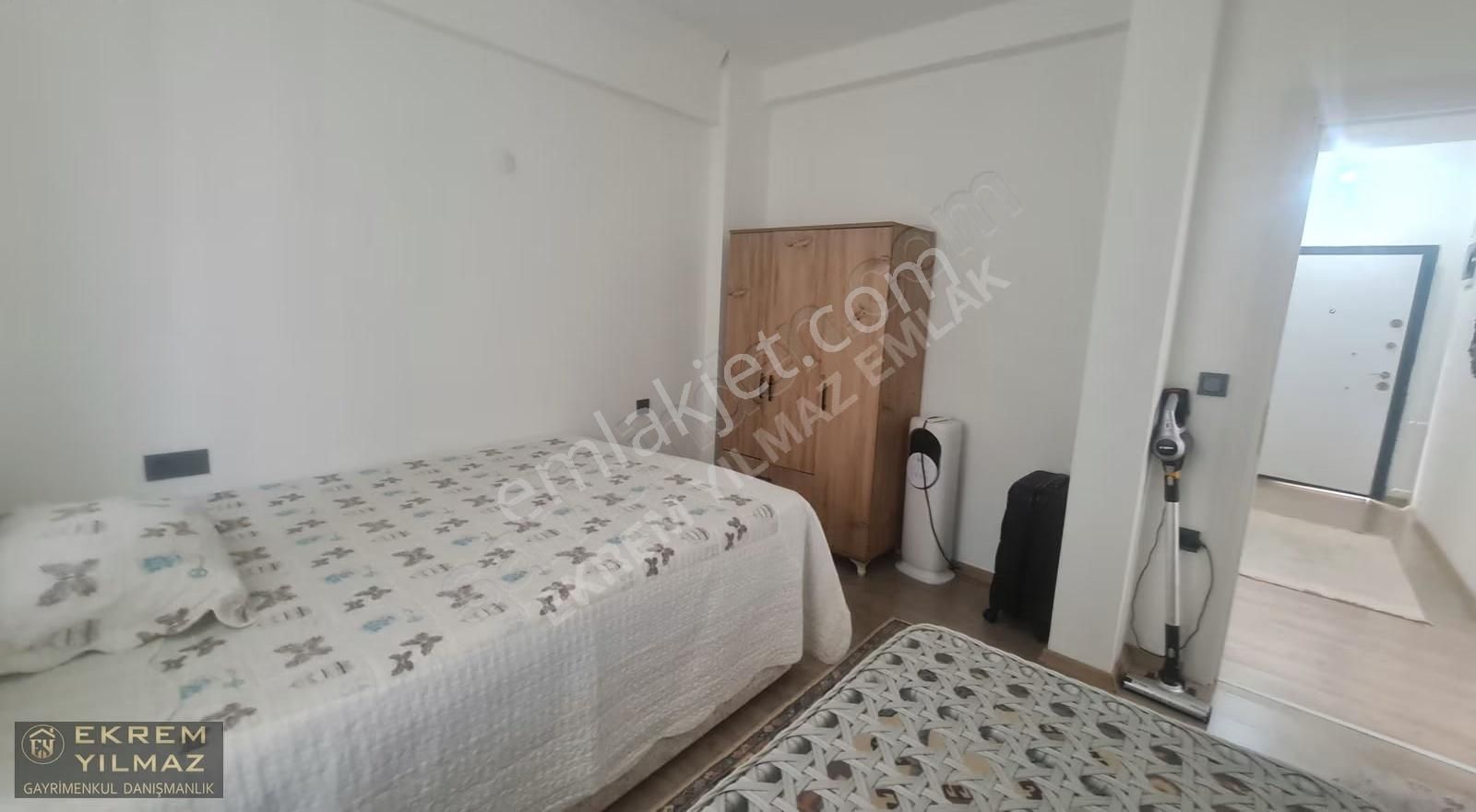Gülpınar'da Eşyalı 1+1 Müstakil Ev: Bahçeli, Otoparklı - Görsel 14