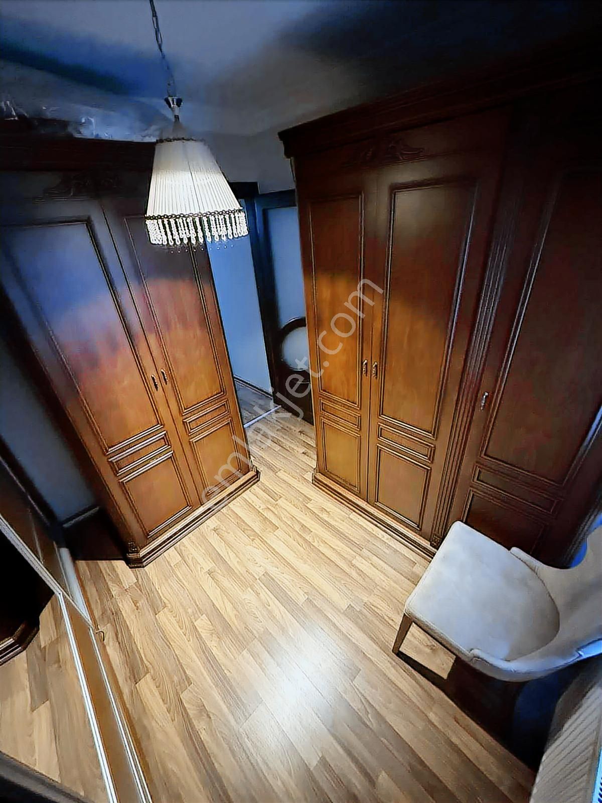 Nurfen'den Cadde Üstü Arakat Geniş Cam Balkonlu Kiralık Daire - Görsel 3