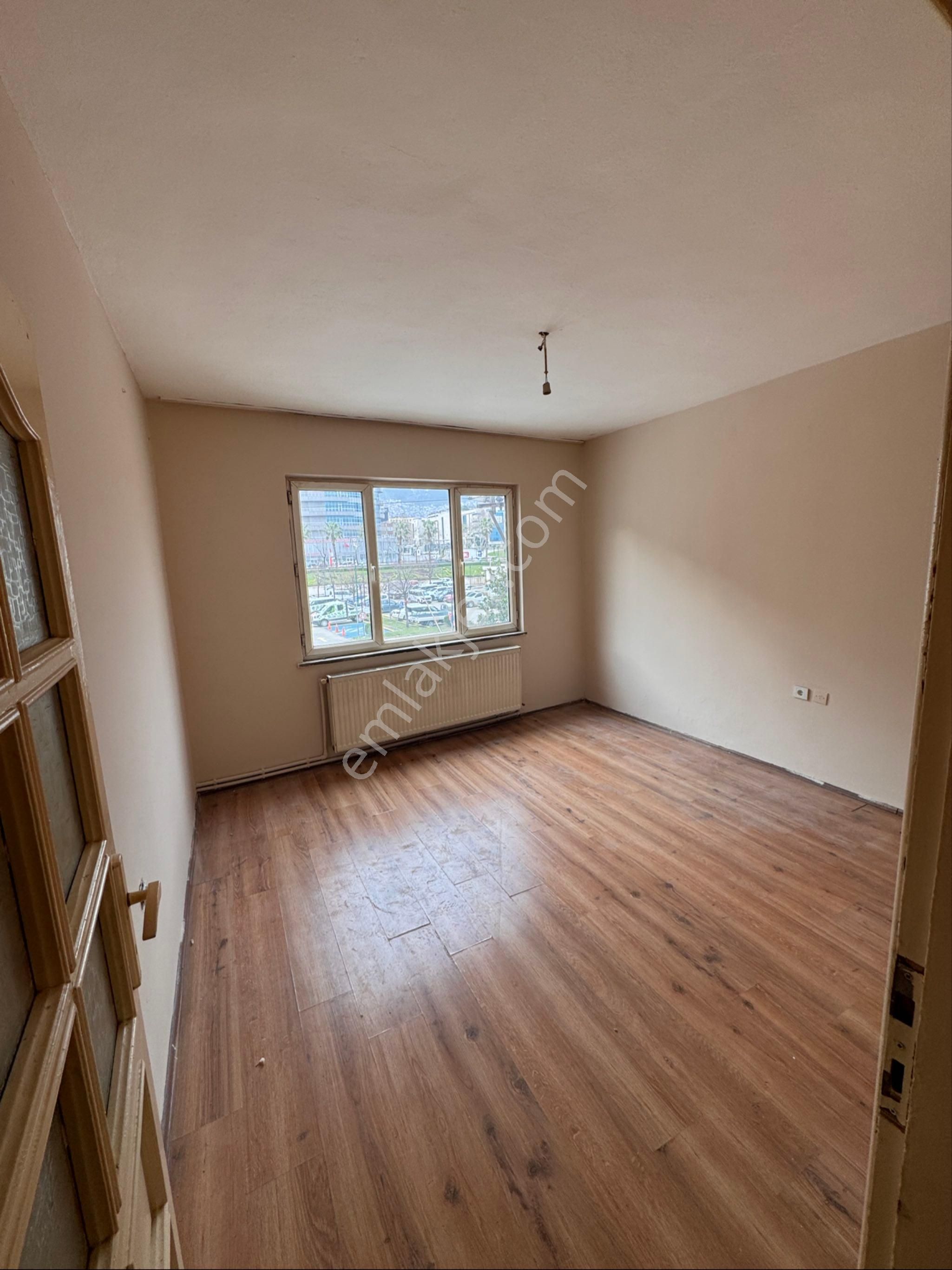 Merkezi Konumda Ferah 3+1 Ulaşıma Yakın Kiralık Daire - Görsel 13