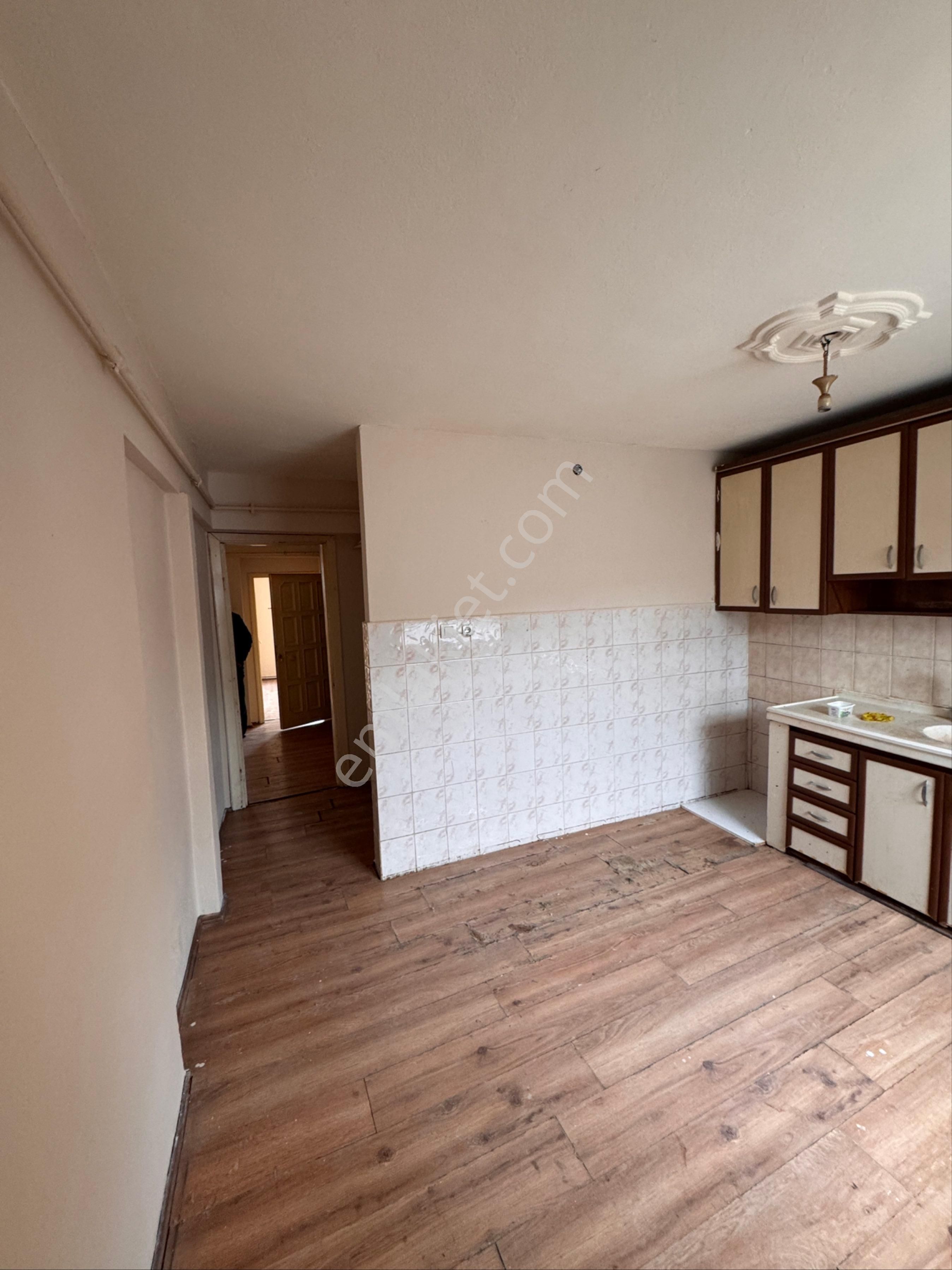 Merkezi Konumda Ferah 3+1 Ulaşıma Yakın Kiralık Daire - Görsel 5