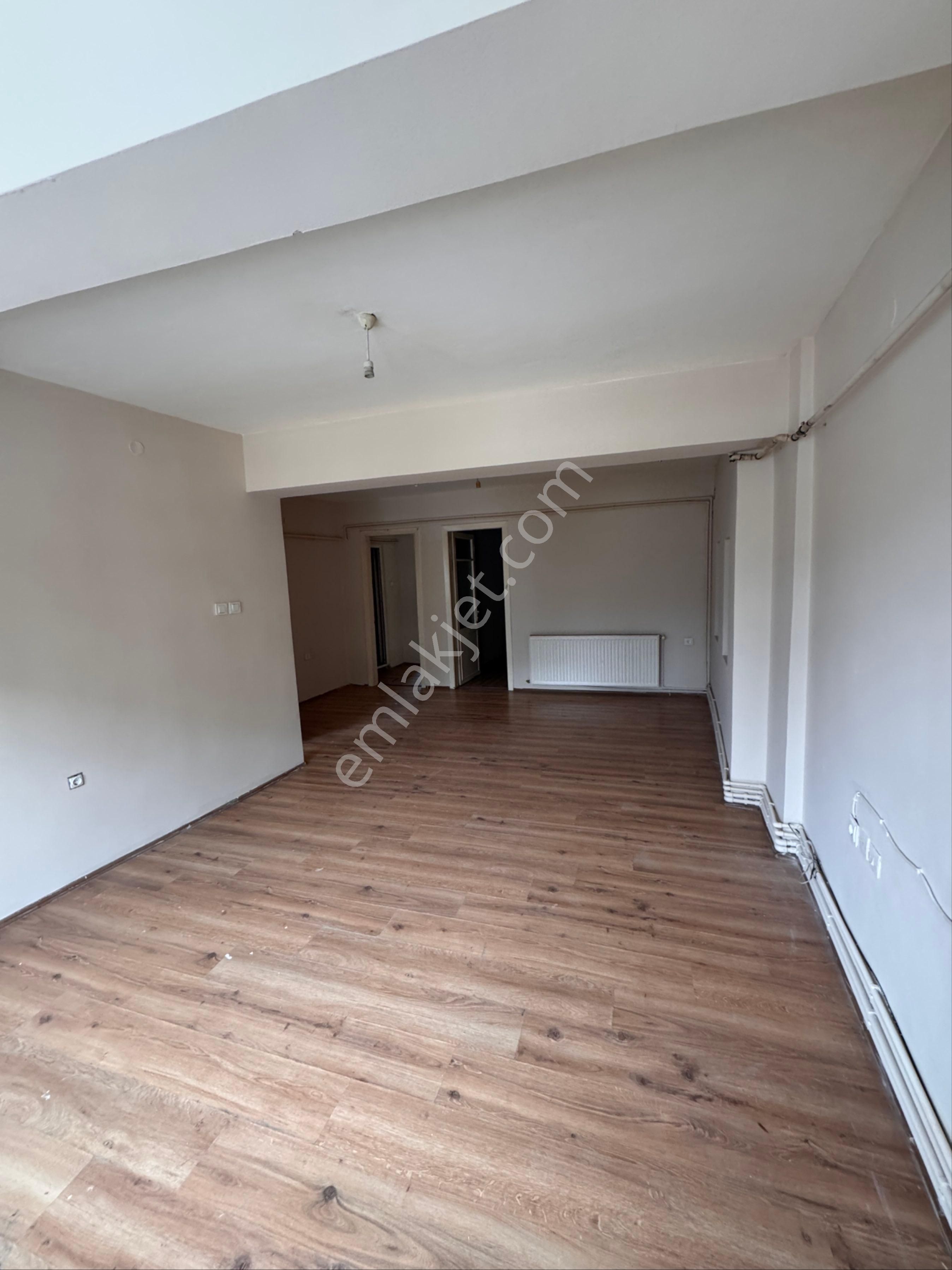Merkezi Konumda Ferah 3+1 Ulaşıma Yakın Kiralık Daire - Görsel 15