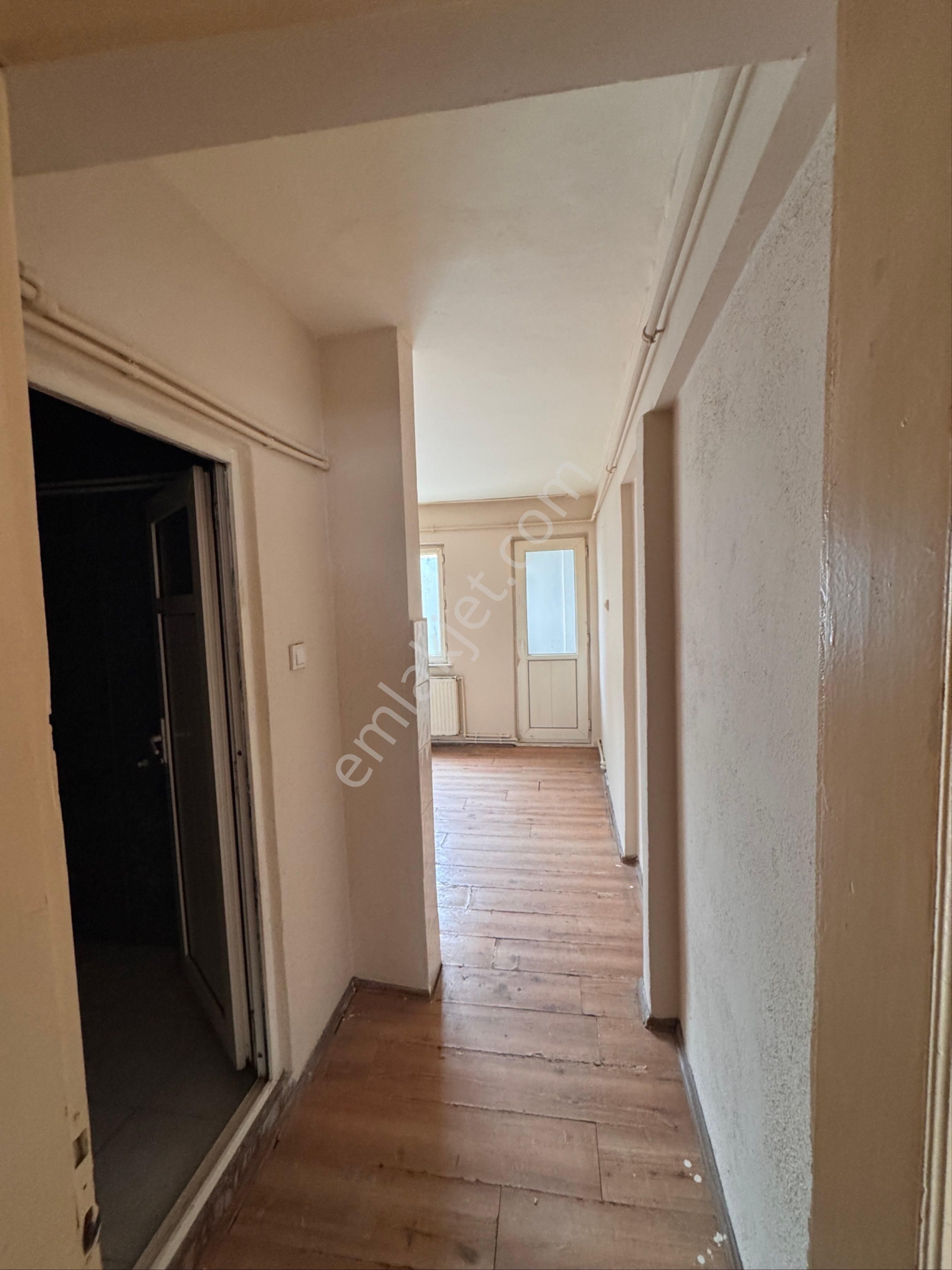 Merkezi Konumda Ferah 3+1 Ulaşıma Yakın Kiralık Daire - Görsel 9