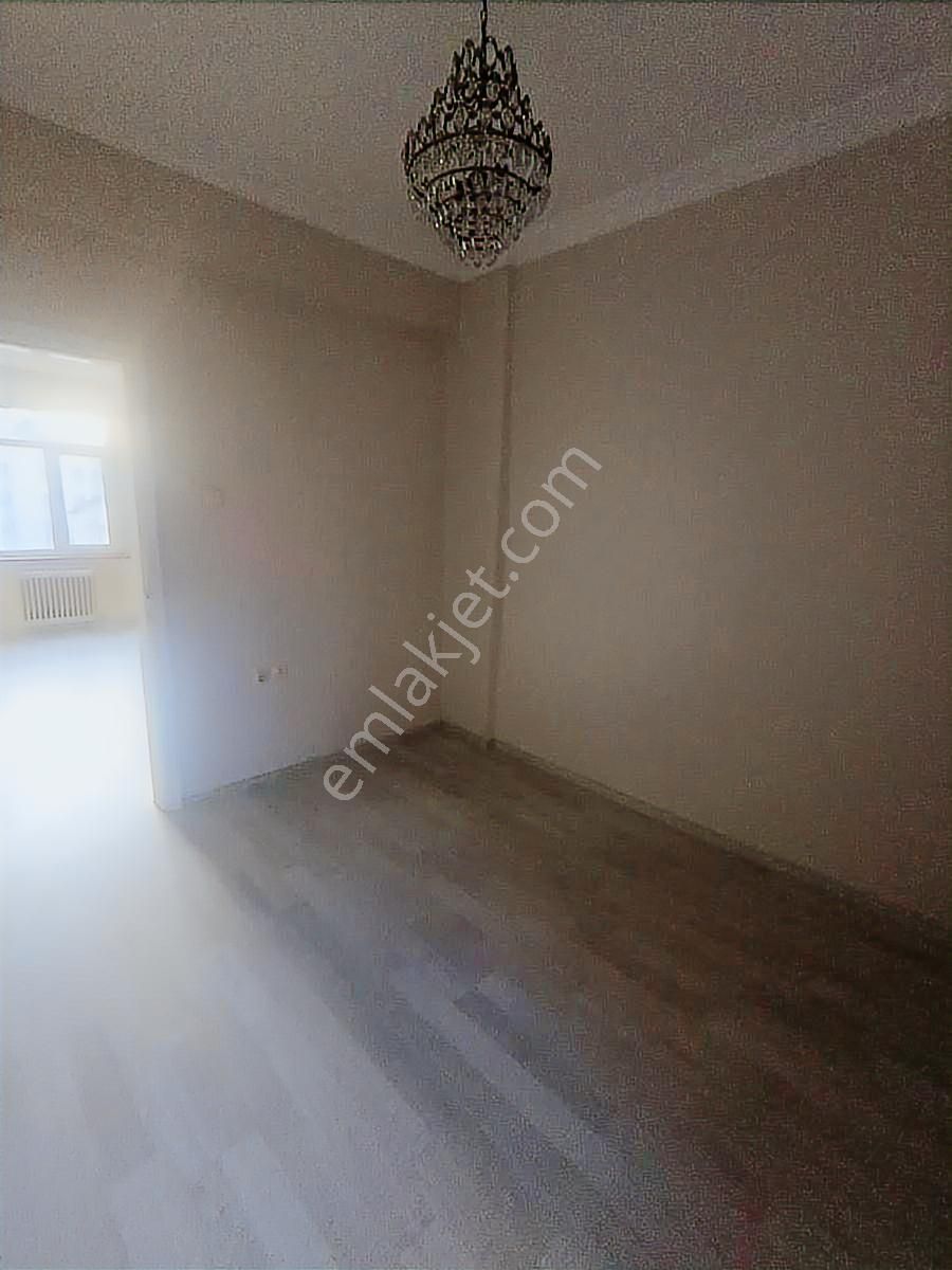 Site İçerisinde Aile Apartmanında Kiralık Bakımlı Daire - Görsel 11