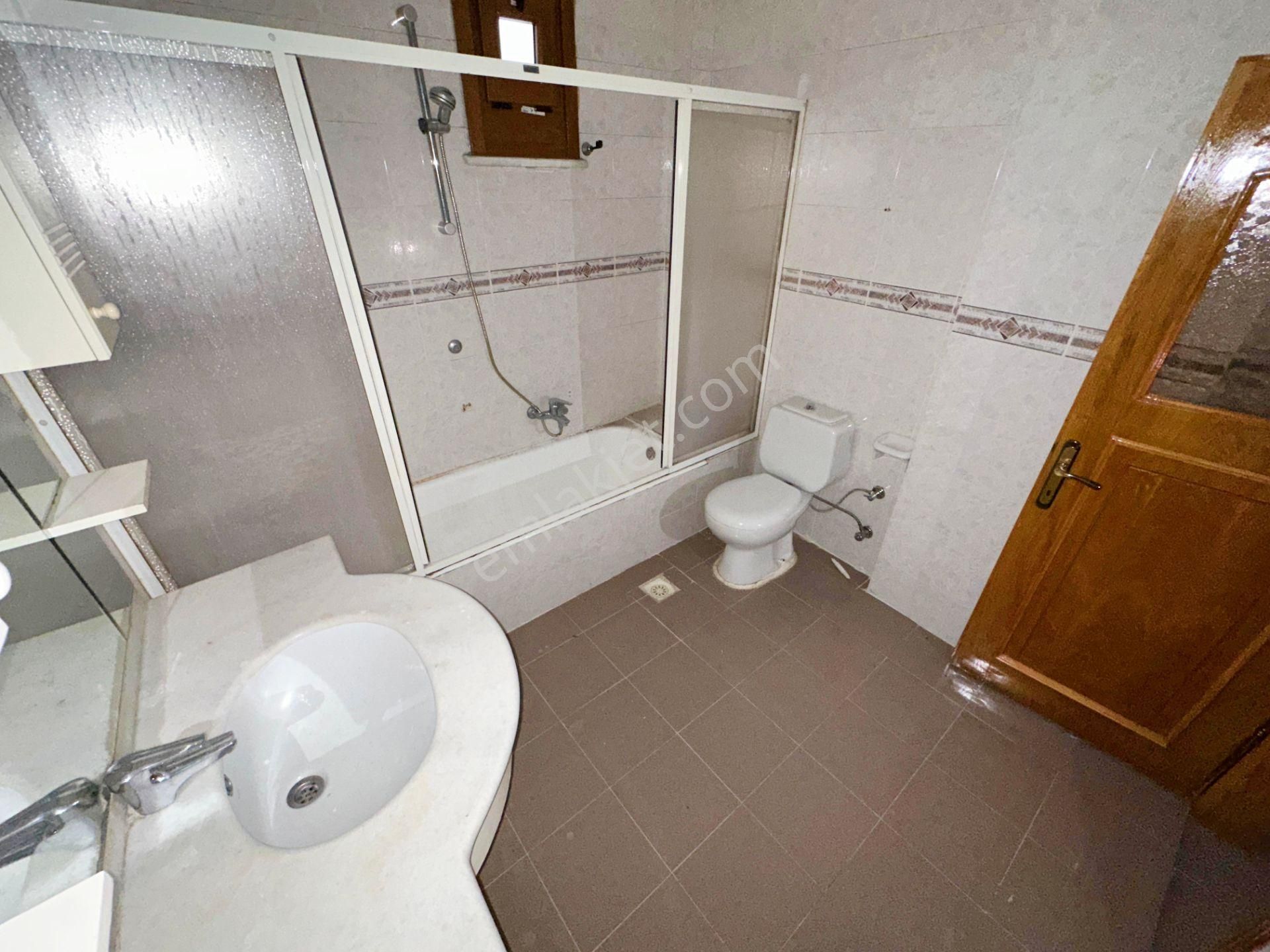 Bahçelievler Talatpaşa'da Açık Otoparklı 3+1 Kiralık Daire - Görsel 19