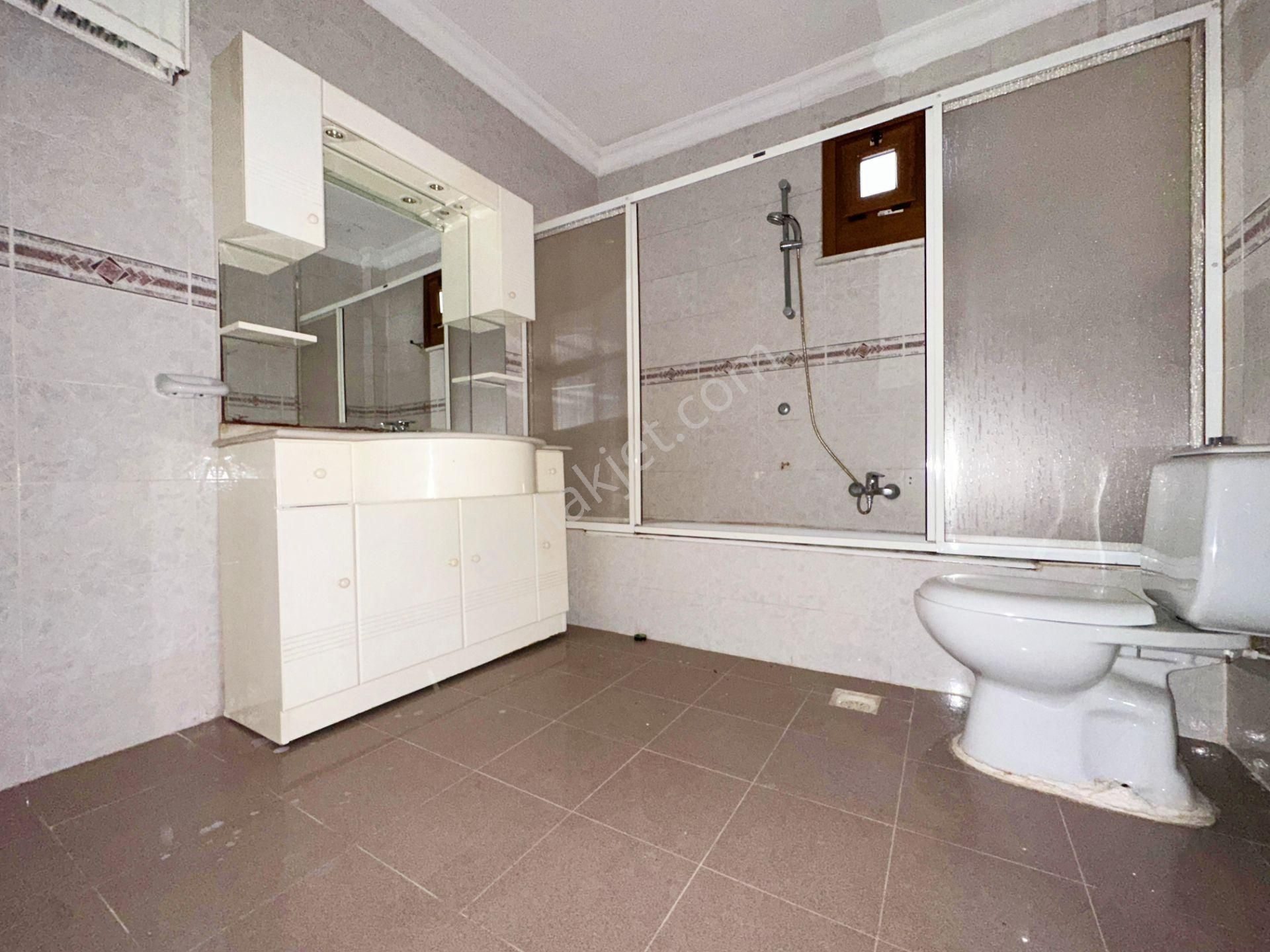 Bahçelievler Talatpaşa'da Açık Otoparklı 3+1 Kiralık Daire - Görsel 18