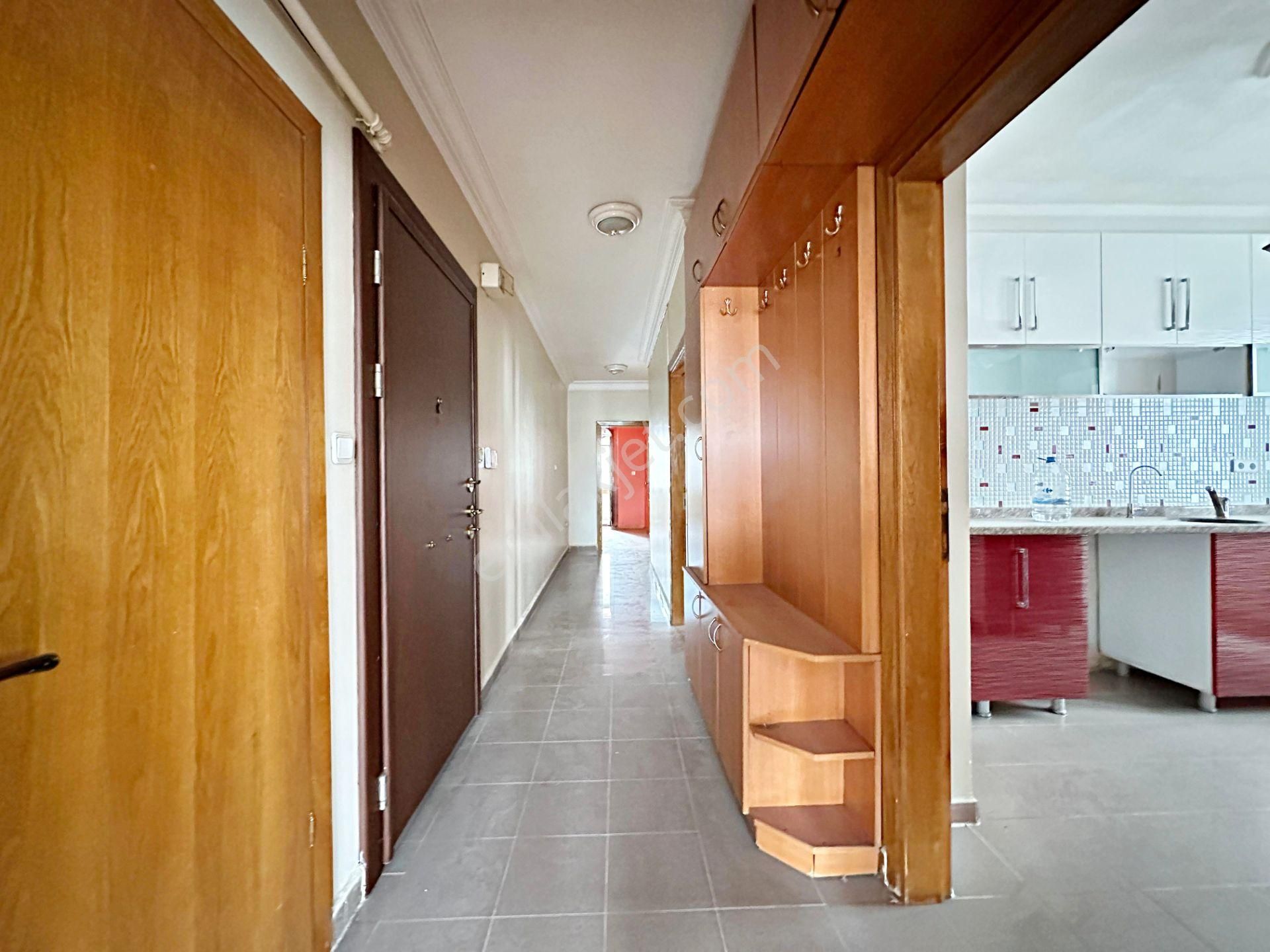 Bahçelievler Talatpaşa'da Açık Otoparklı 3+1 Kiralık Daire - Görsel 11