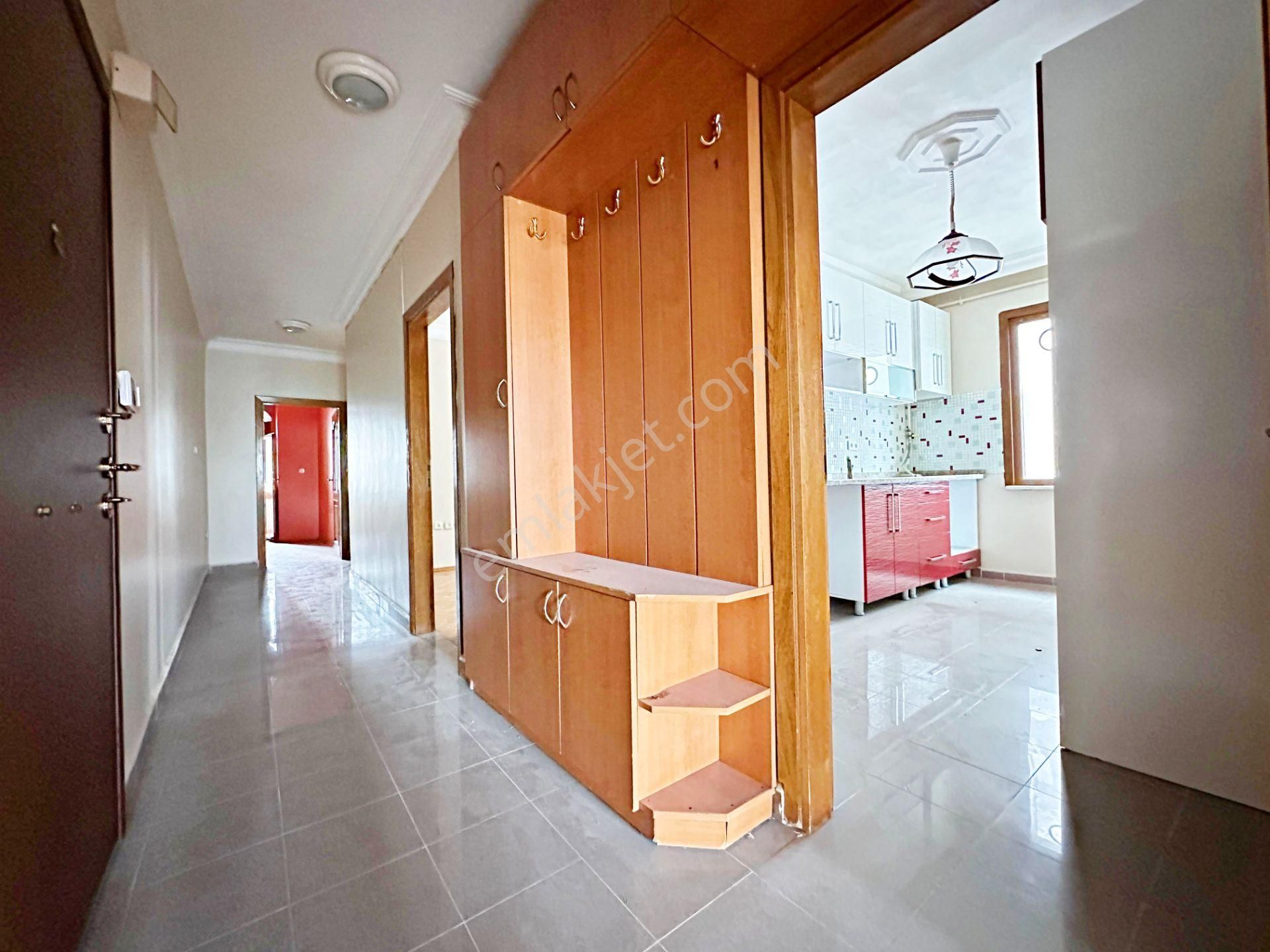 Bahçelievler Talatpaşa'da Açık Otoparklı 3+1 Kiralık Daire - Görsel 17