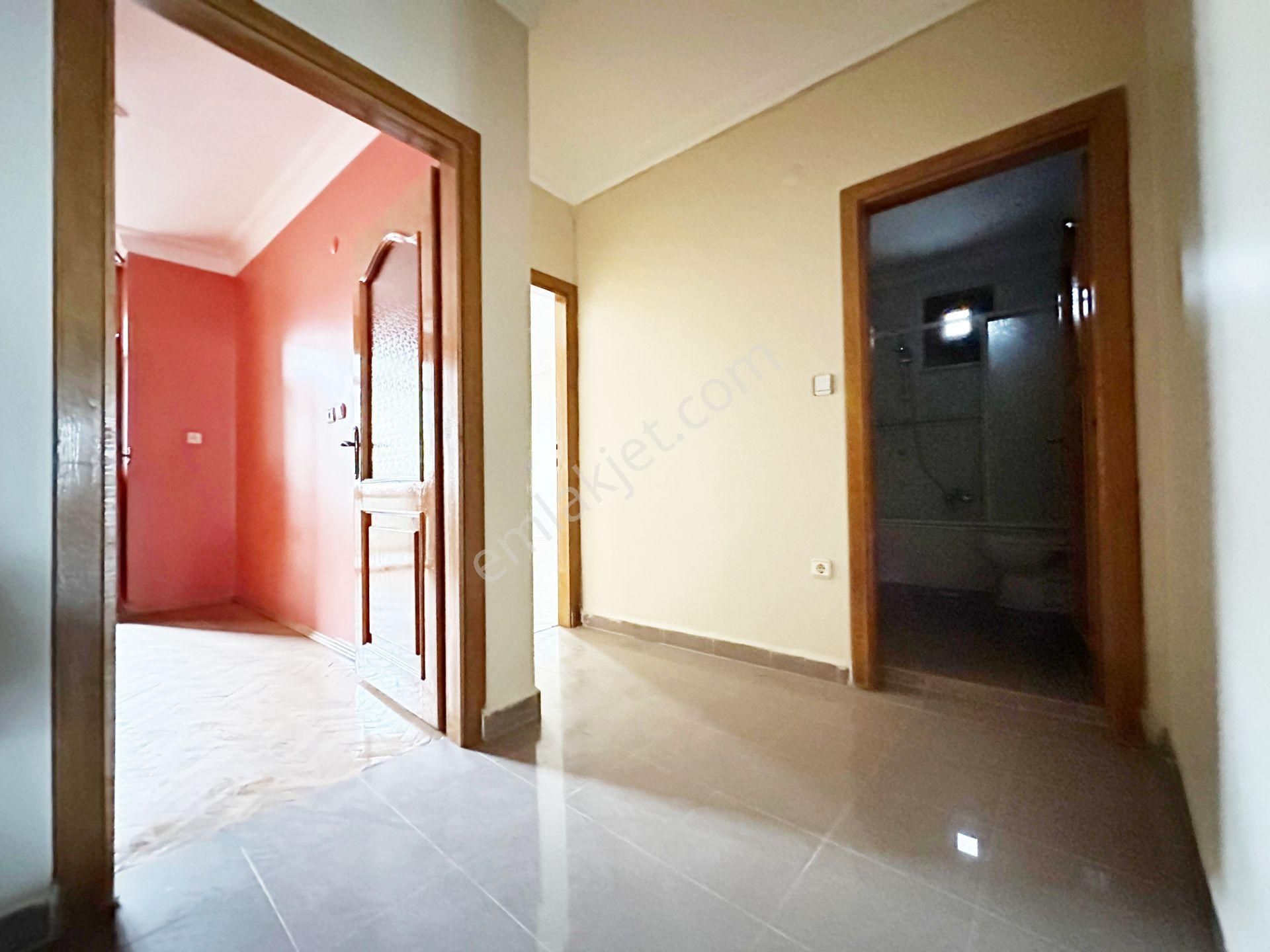 Bahçelievler Talatpaşa'da Açık Otoparklı 3+1 Kiralık Daire - Görsel 22