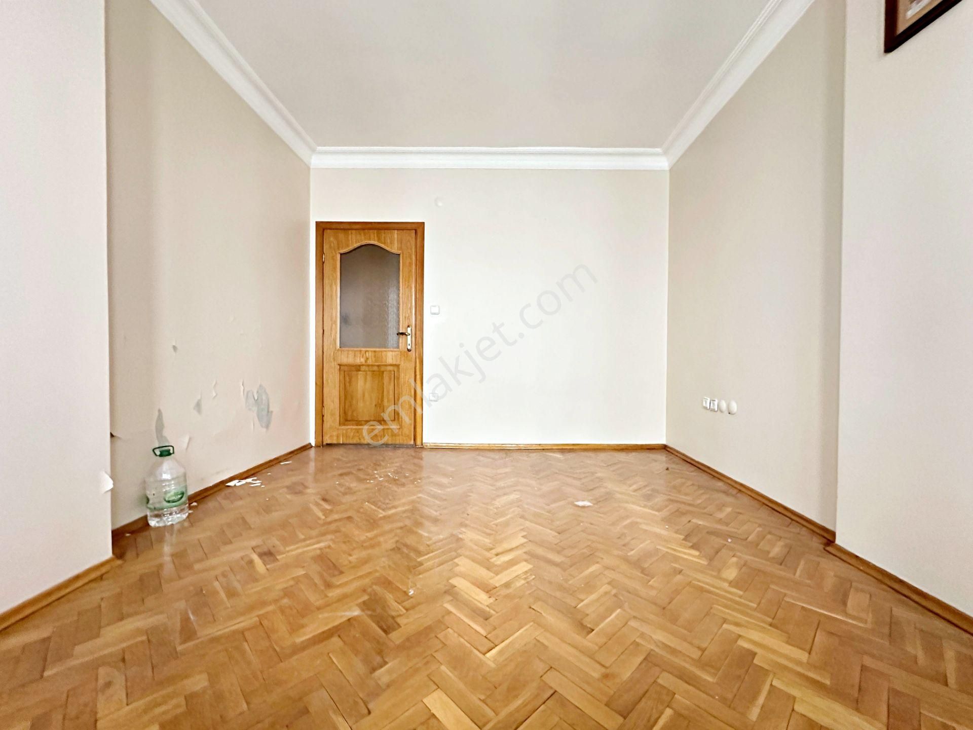 Bahçelievler Talatpaşa'da Açık Otoparklı 3+1 Kiralık Daire - Görsel 16