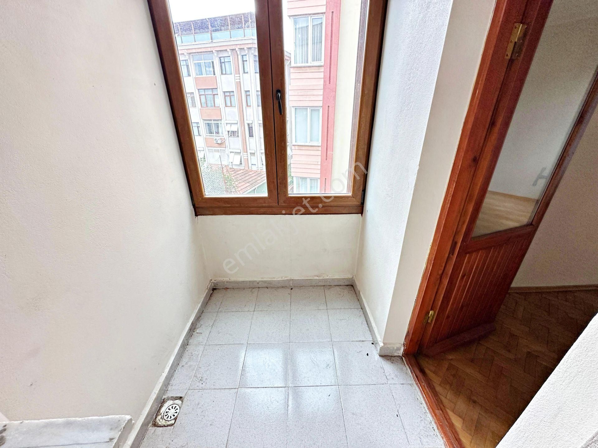 Bahçelievler Talatpaşa'da Açık Otoparklı 3+1 Kiralık Daire - Görsel 25