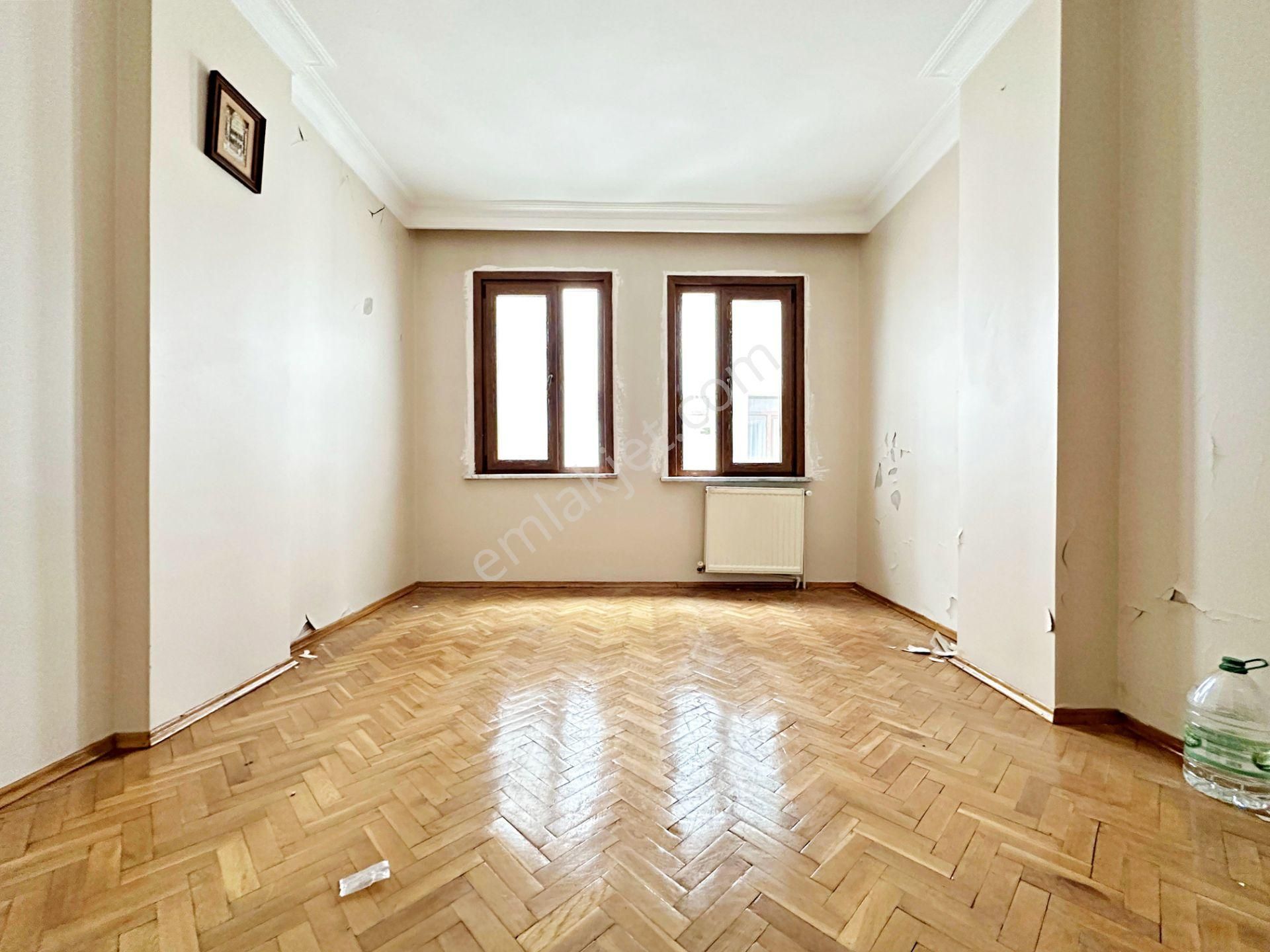 Bahçelievler Talatpaşa'da Açık Otoparklı 3+1 Kiralık Daire - Görsel 15