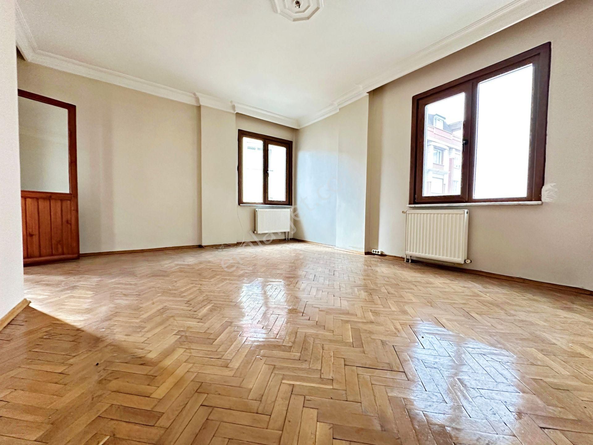 Bahçelievler Talatpaşa'da Açık Otoparklı 3+1 Kiralık Daire - Görsel 27