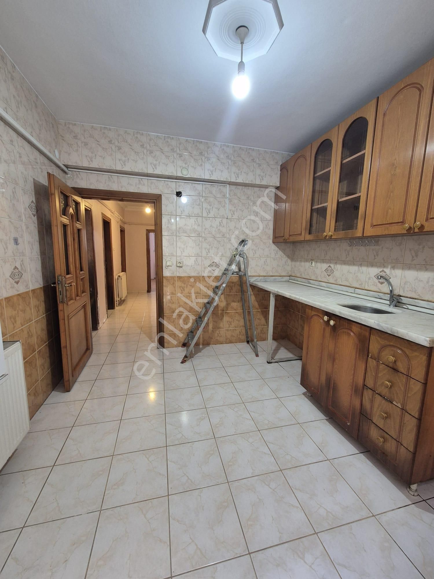 Küçükköy Merkezine Yakın Kiralık Boş Daire....(özel Duygu Hastanesinin 3 Sokak Yukarısında... - Görsel 9