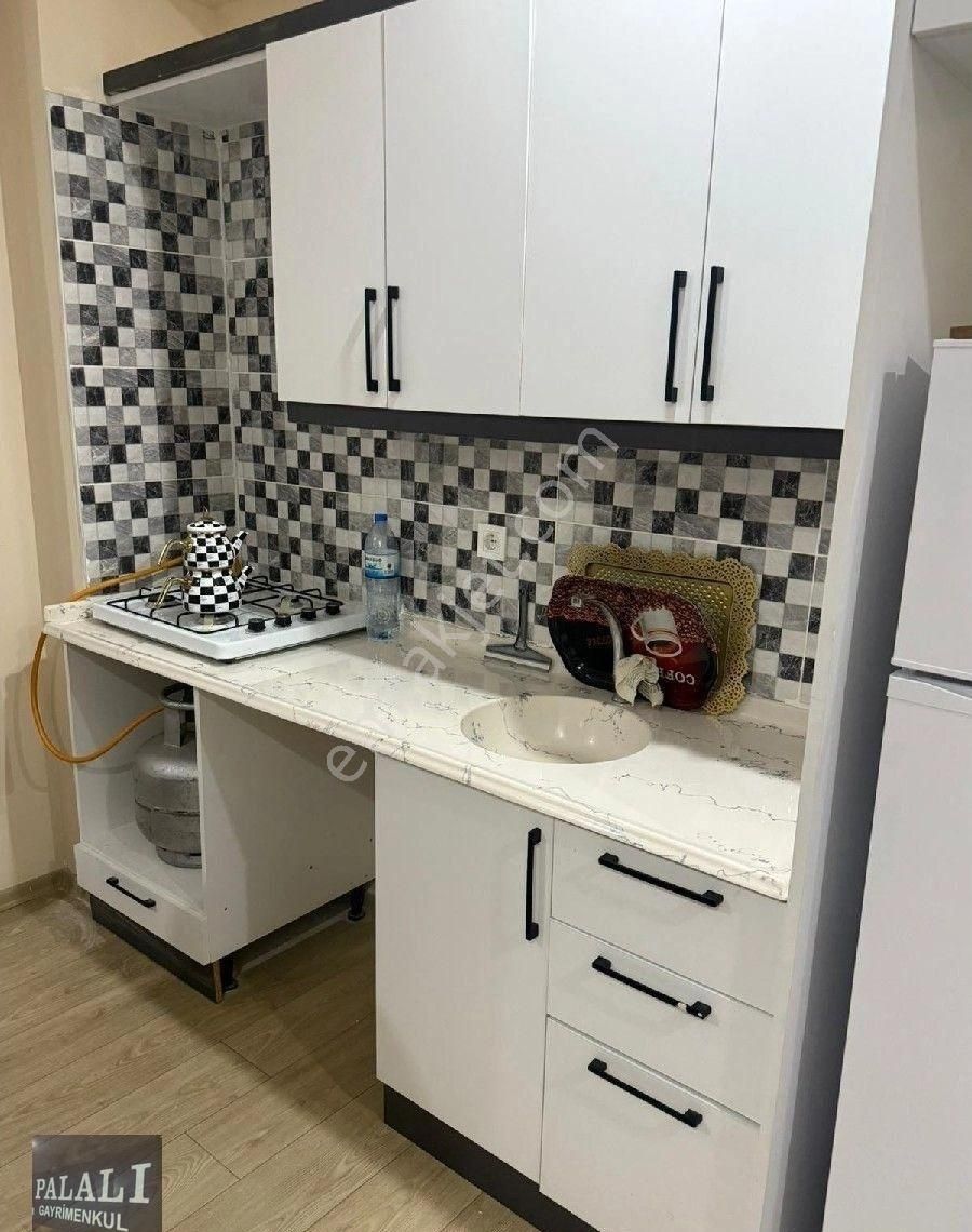 Sarıçam,gültepe'de,1+1 Merkezi Konumda Pazaryeri,marketler,otobüs Durakları Çok Yakın Eşyalı Satılık - Görsel 4