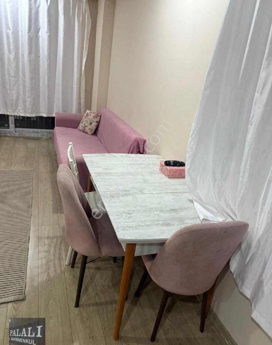 Sarıçam,gültepe'de,1+1 Merkezi Konumda Pazaryeri,marketler,otobüs Durakları Çok Yakın Eşyalı Satılık