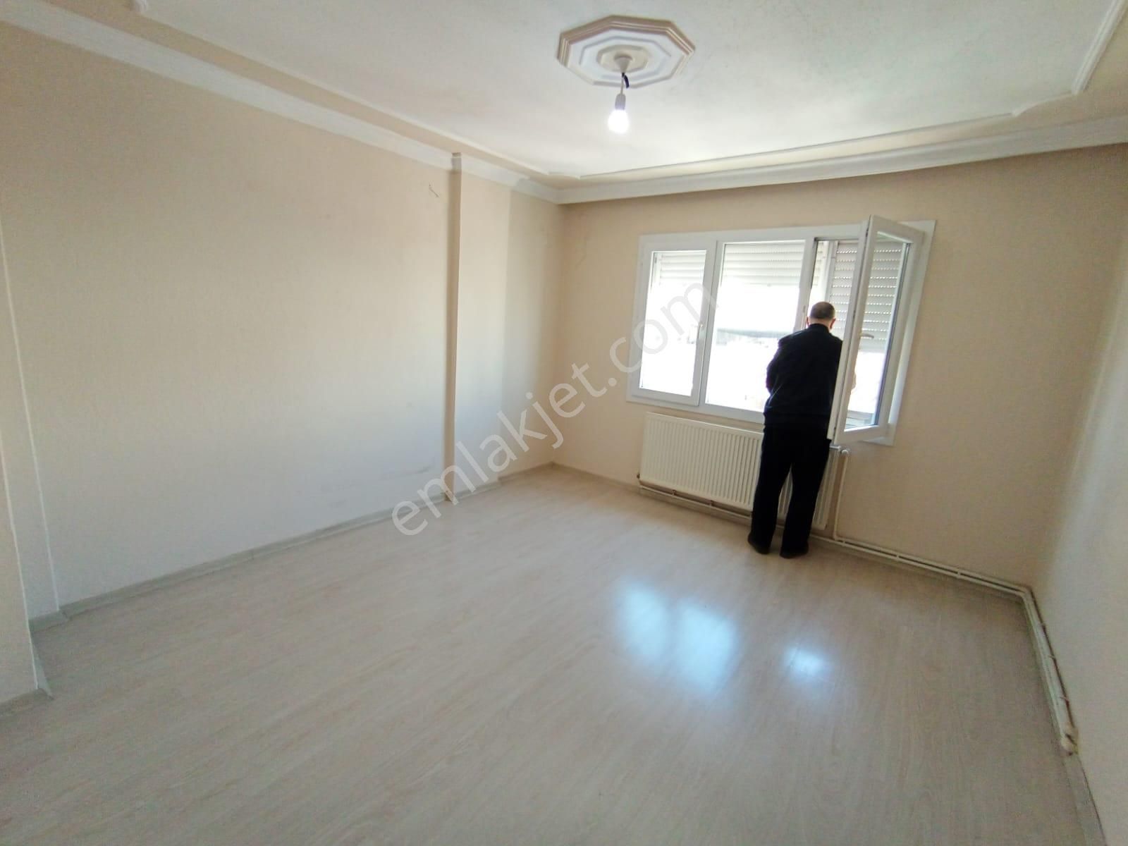 Karabağlar Bozyaka Kapalı Pazar Yeri Dibinde 3+1 125 M2 Doğalğazlı Kiralık Daire - Görsel 3