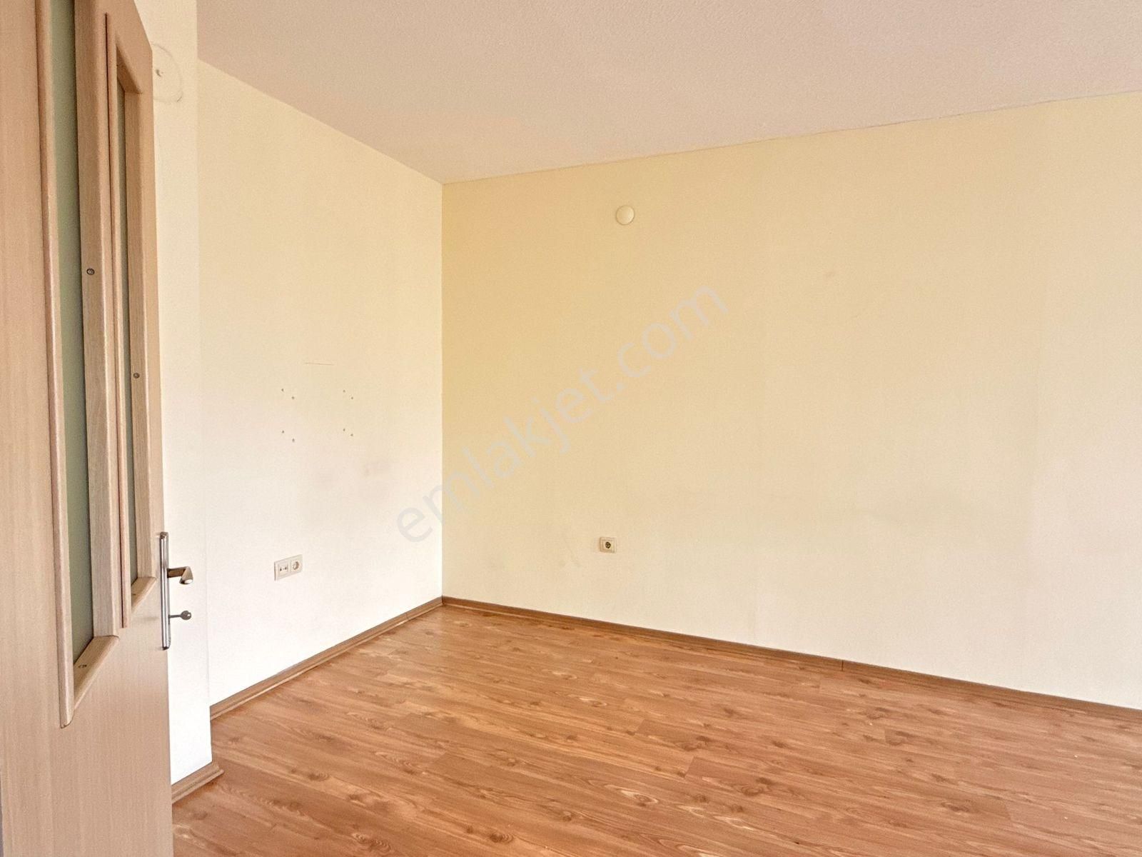 Manzaralı Temiz Kullanışlı Kiralık 2+1 - Görsel 16