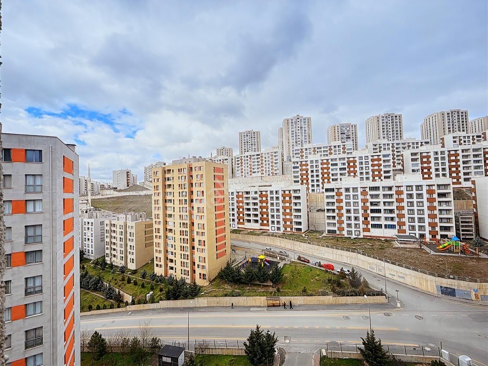 Manzaralı Temiz Kullanışlı Kiralık 2+1 - Görsel 17