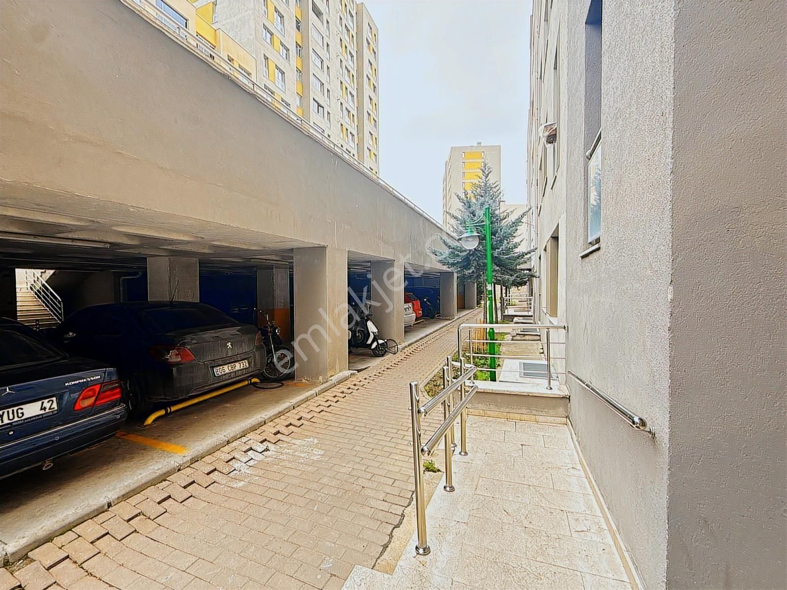Manzaralı Temiz Kullanışlı Kiralık 2+1 - Görsel 18