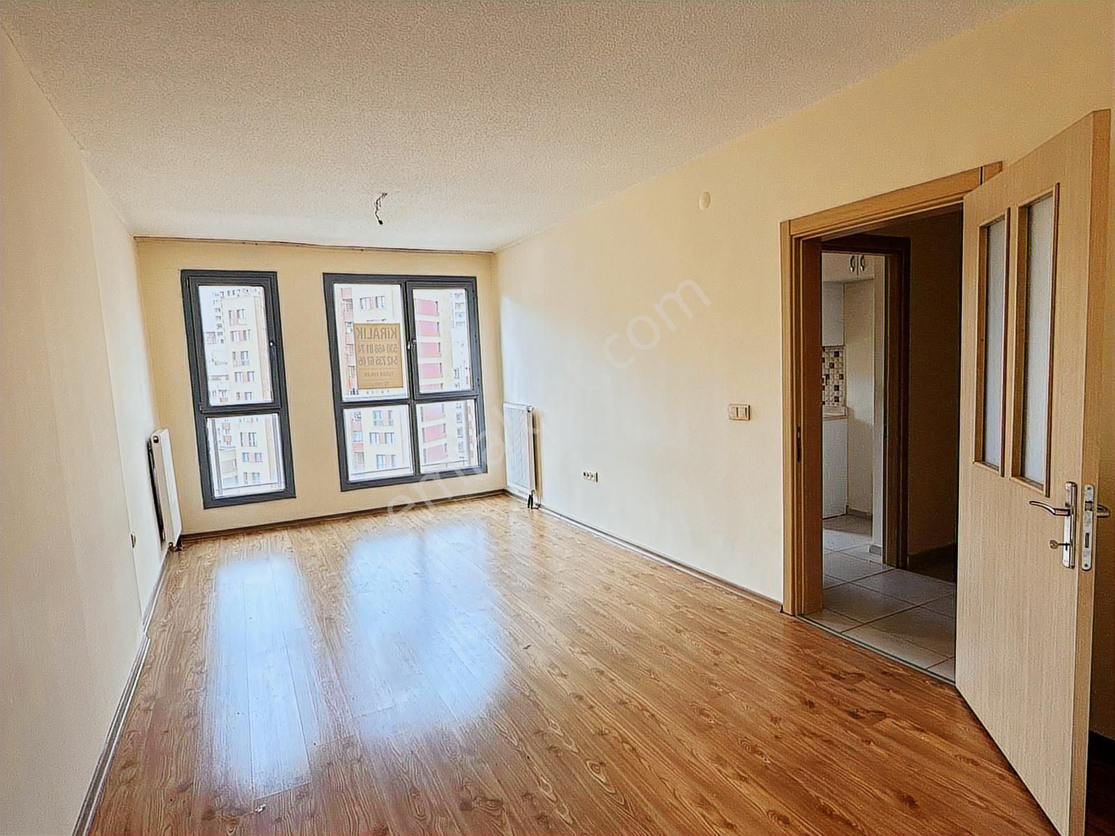 Manzaralı Temiz Kullanışlı Kiralık 2+1 - Görsel 19