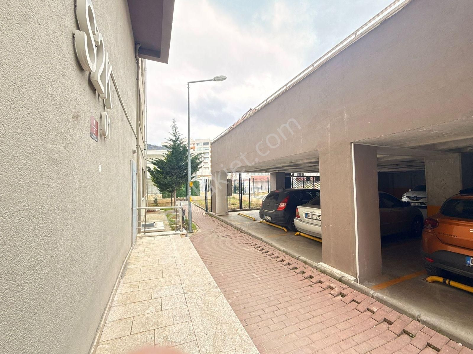 Manzaralı Temiz Kullanışlı Kiralık 2+1 - Görsel 23