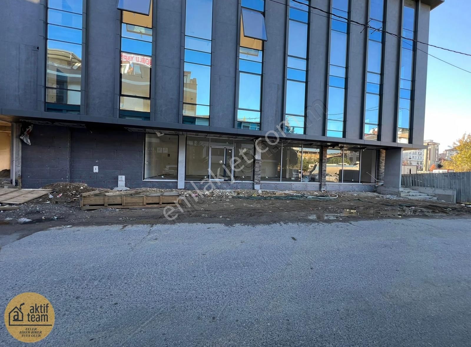 Çekmeköy Mehmet Akif Mah.şile Otoyolu Cepheli Kiralık Büro. - Görsel 12