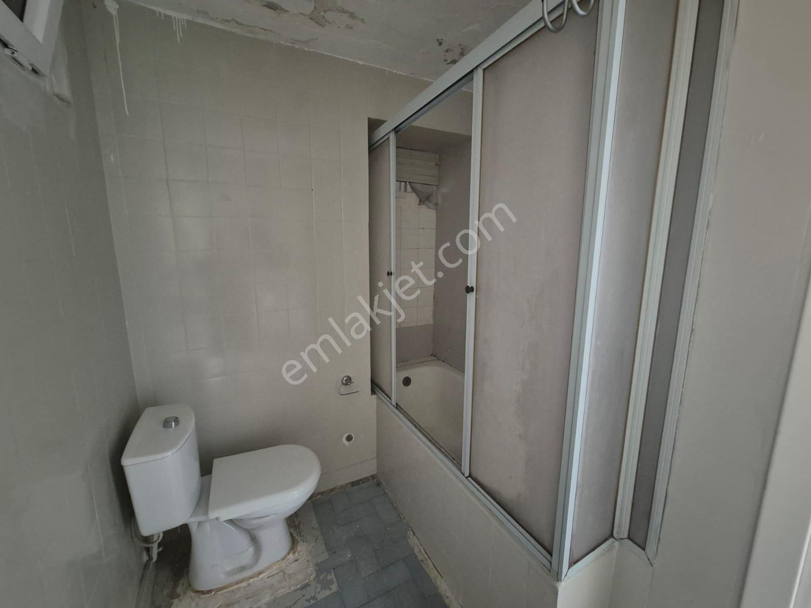 Kükürtlü Zübeyde Hanım Cad. Üzerinde Kiralık 3+1 - Görsel 17