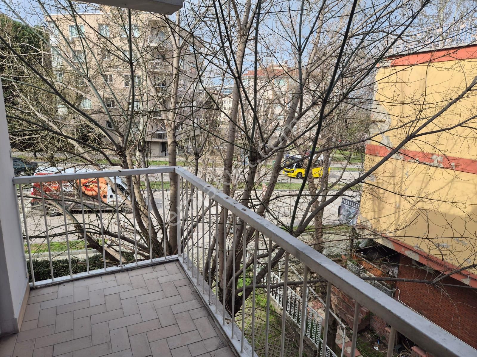 Kükürtlü Zübeyde Hanım Cad. Üzerinde Kiralık 3+1 - Görsel 3