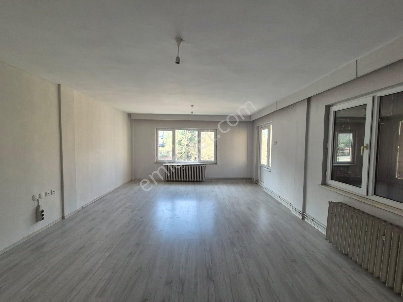 Kükürtlü Zübeyde Hanım Cad. Üzerinde Kiralık 3+1 - Görsel 20