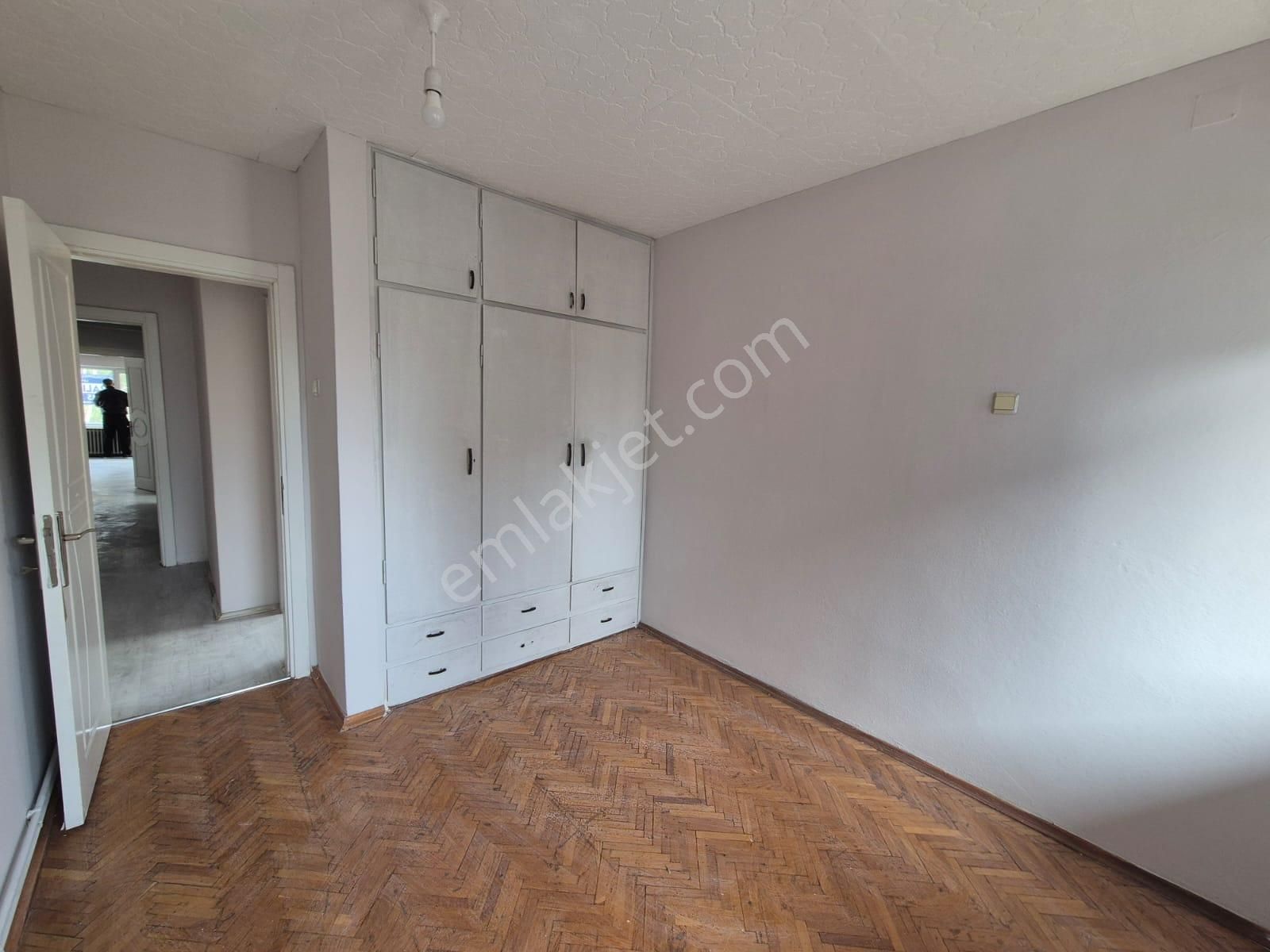 Kükürtlü Zübeyde Hanım Cad. Üzerinde Kiralık 3+1 - Görsel 7