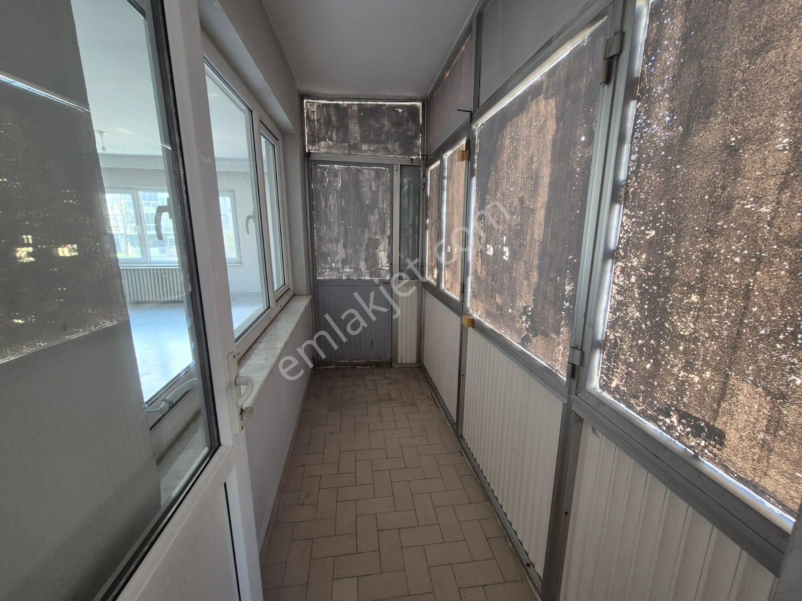 Kükürtlü Zübeyde Hanım Cad. Üzerinde Kiralık 3+1 - Görsel 15