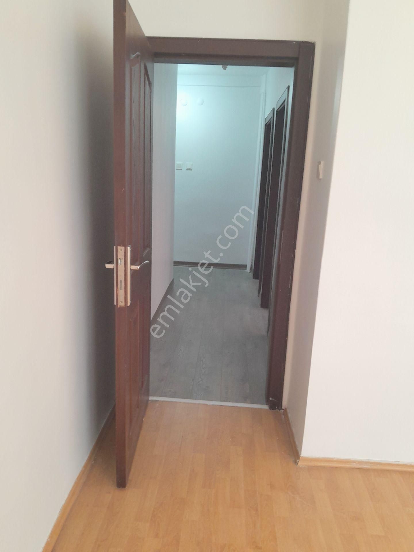 Dr.mediha Eldem Sokak'ta Kiralık Otoparklı 3+1y.giriş - Görsel 14