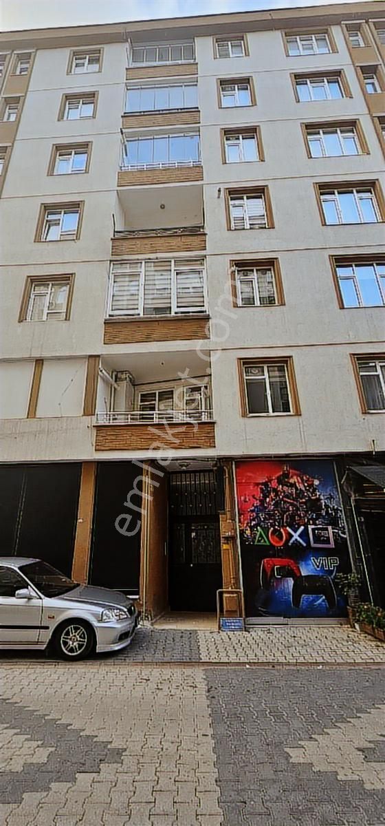 Deka Gayrimenkul'den Bafra Gençlik Caddesinde Satılık 2+1 Daire