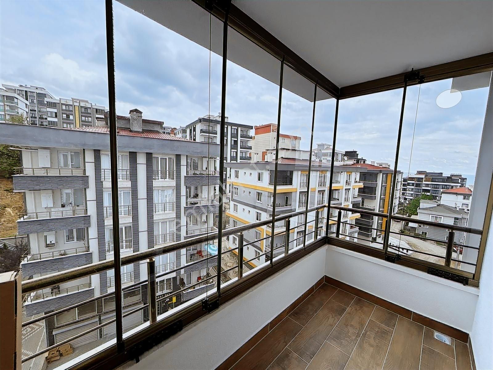 Deka Gayrimenkul'den 1+1 Eşyalı Cam Balkonlu Kombili Daire - Görsel 12