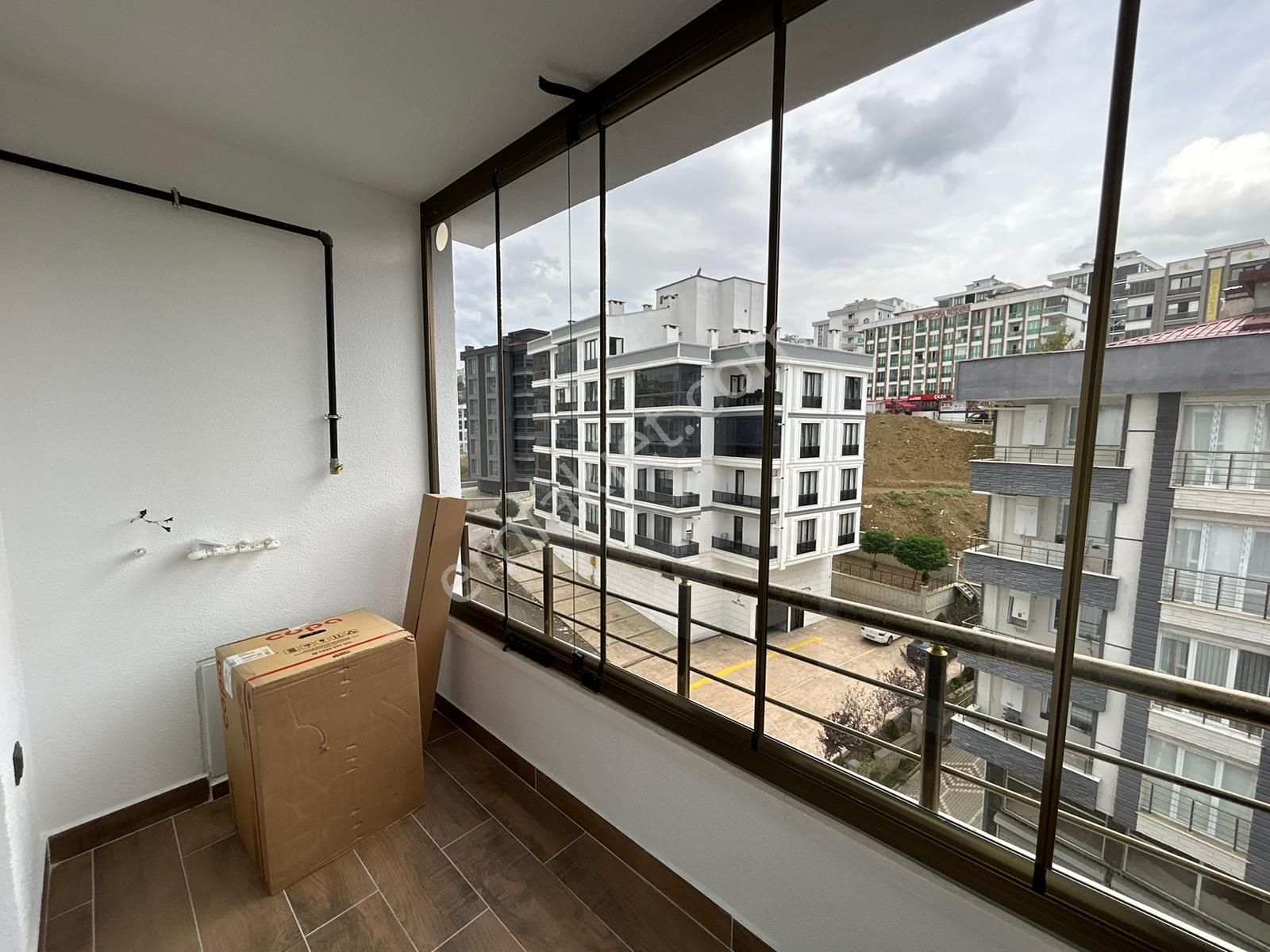 Deka Gayrimenkul'den 1+1 Eşyalı Cam Balkonlu Kombili Daire - Görsel 8